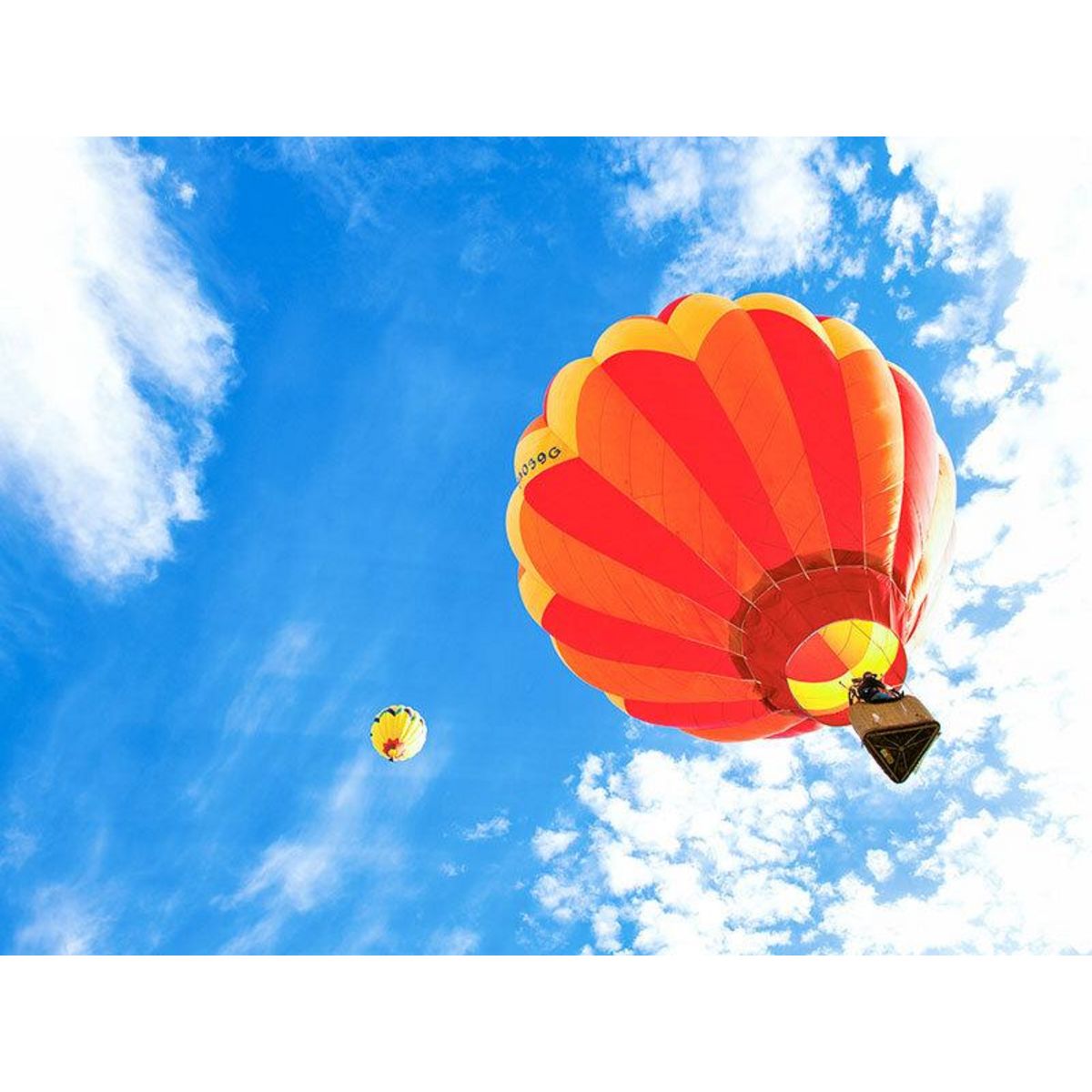 Smartbox Vol en montgolfière pour un duo romantique - Coffret Cadeau Sport & Aventure