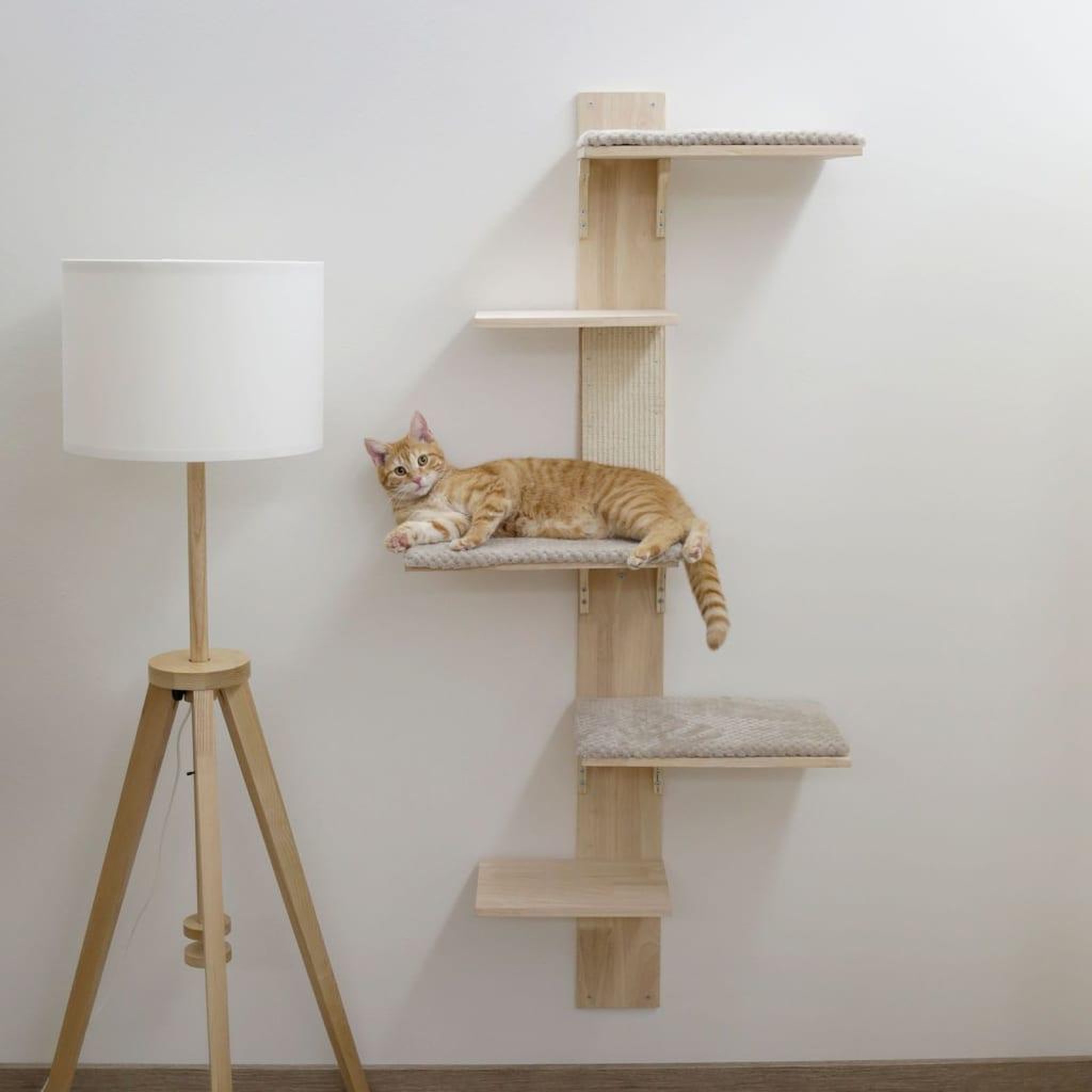 Voir la diapositive 1 : KERBL Kerbl Arbre a chat Timber Wall 150 cm Naturel et taupe