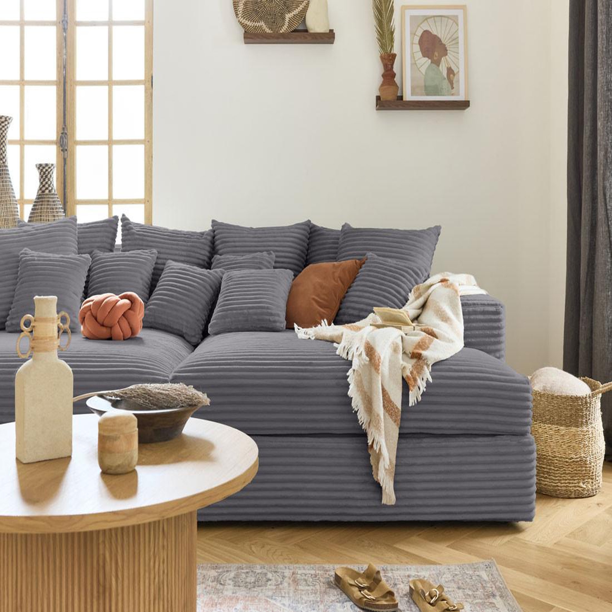 Voir la diapositive 3 : LISA DESIGN Collins - canapé droit 4 places avec double méridienne - assise profonde - velours côtelé grosses côtes