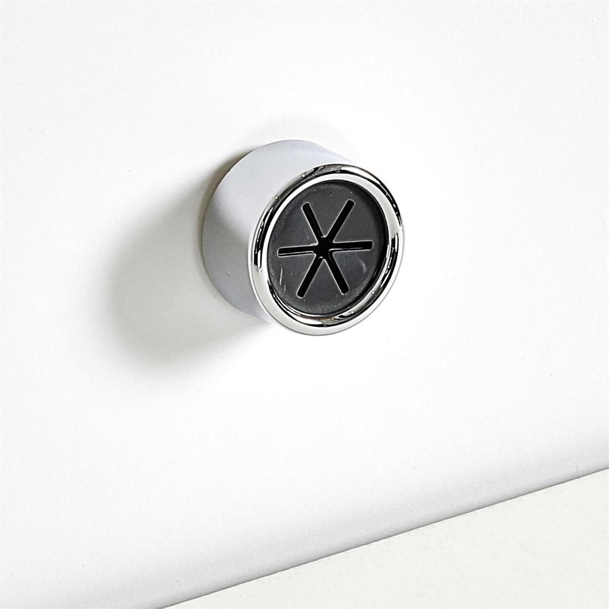 Voir la diapositive 3 : Je cherche une idee Accroche torchon  adhésif  4cm gris & noir