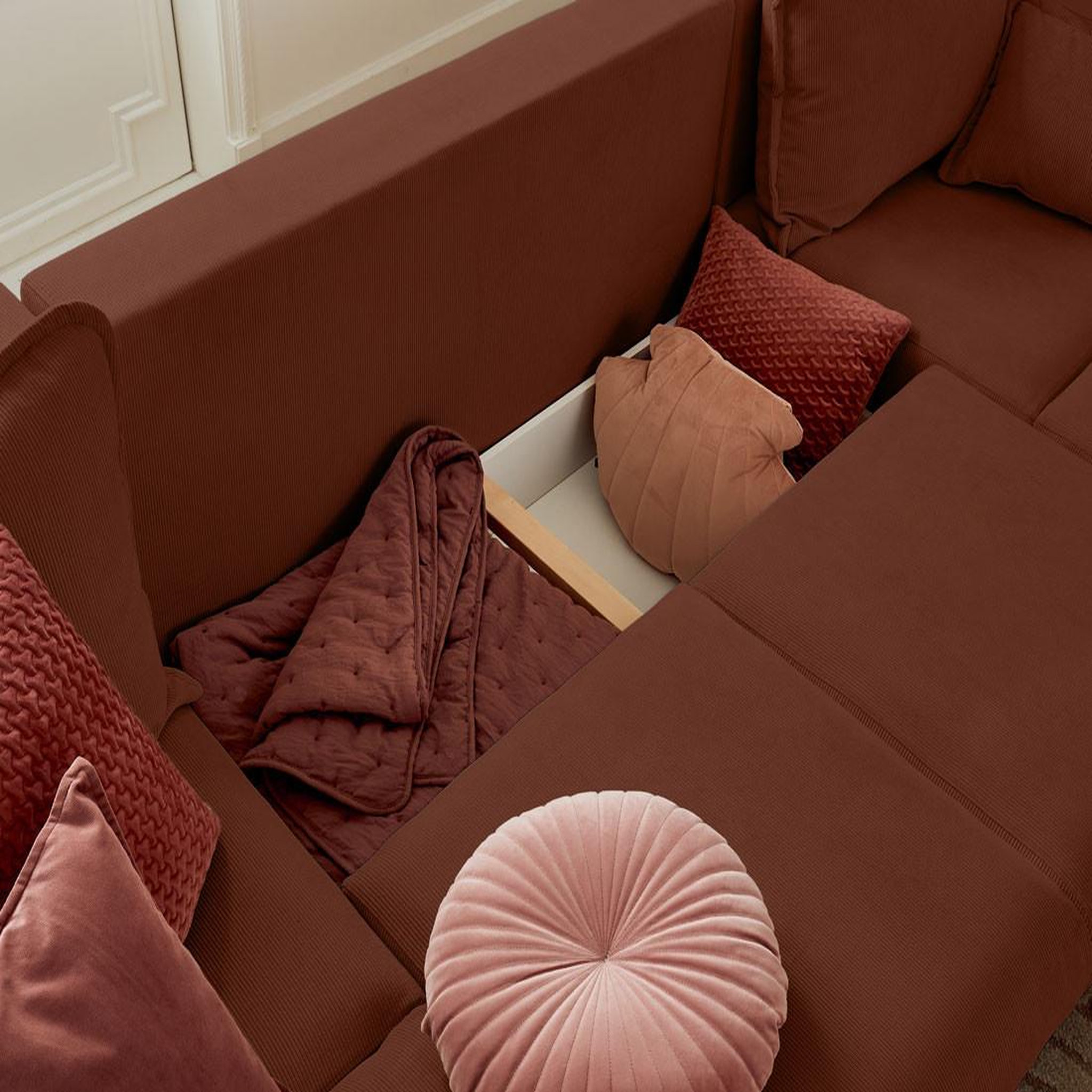 Voir la diapositive 3 : LISA DESIGN Albane - canapé panoramique en u - 7 places - convertible avec coffre - en velours côtelé