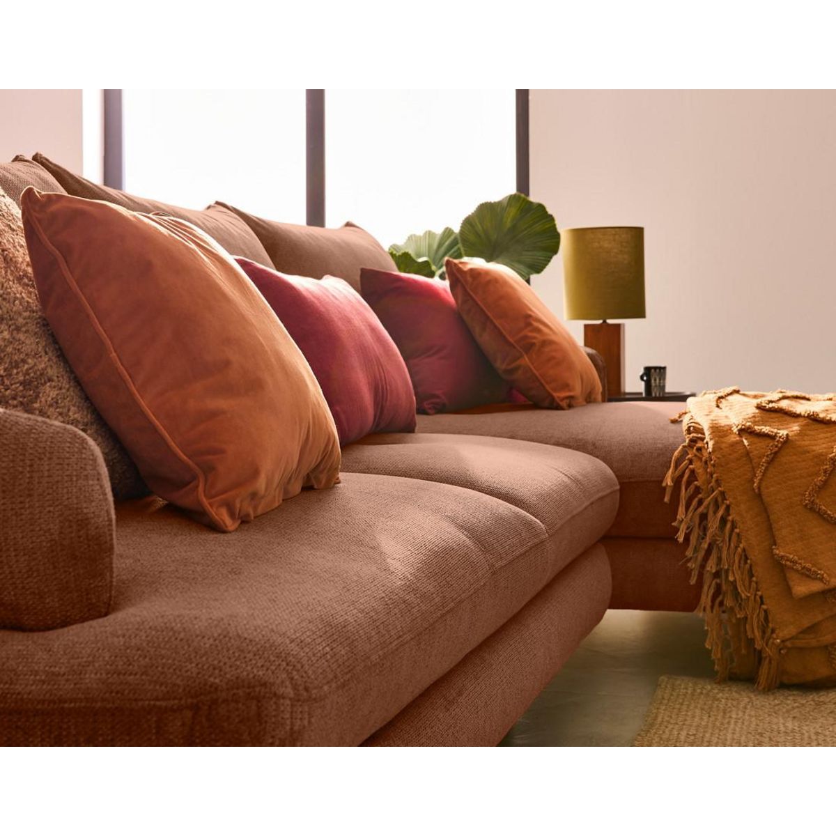 LISA DESIGN Ninon - canapé d'angle droit 4 places convertible avec coffre en tissu texturé