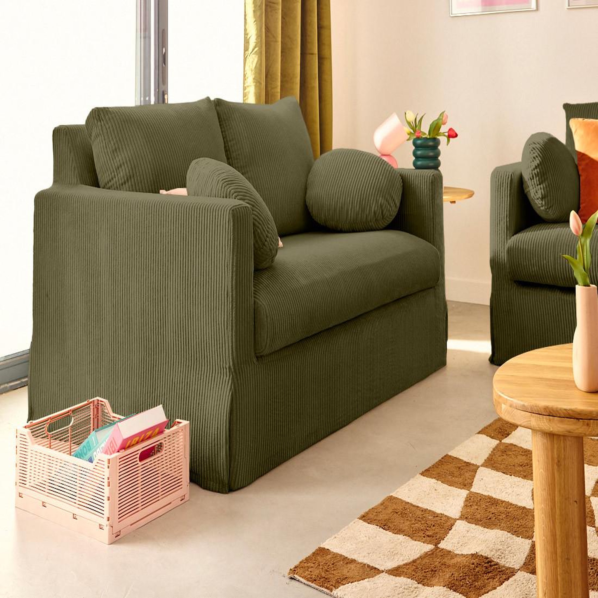 Voir la diapositive 1 : LISA DESIGN Serena - canapé droit déhoussable 2 places en velours côtelé