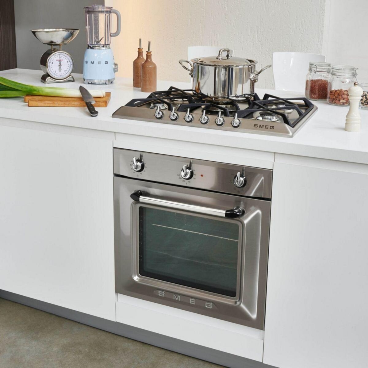 SMEG Four encastrable SF6905X1