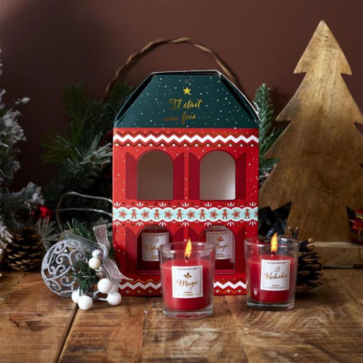 Paris Prix Coffret 4 Bougies Parfumées Maison  Noël  18cm Rouge