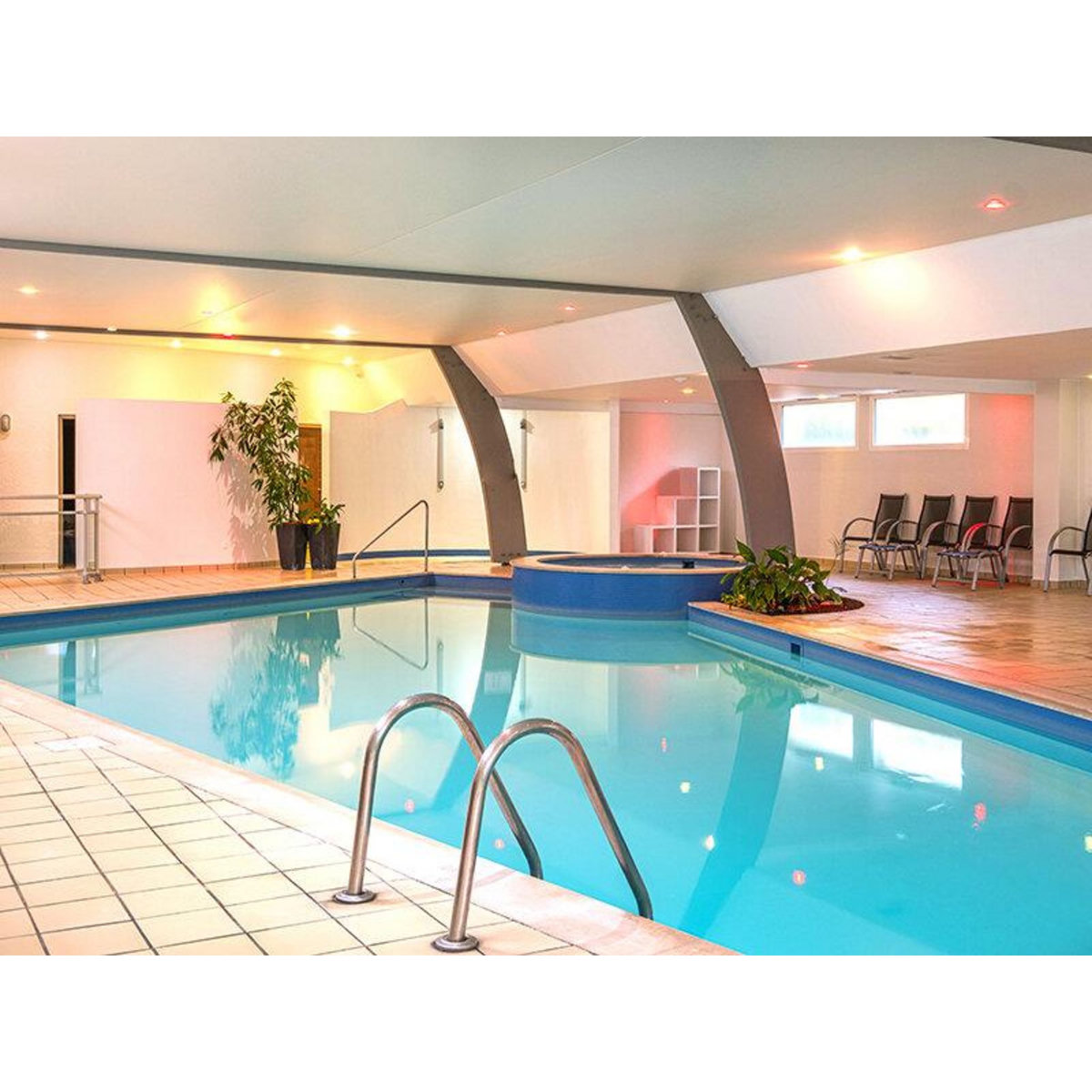 Smartbox Séjour de charme avec piscine et dîner dans un hôtel 4* près de Saint-Malo - Coffret Cadeau Séjour