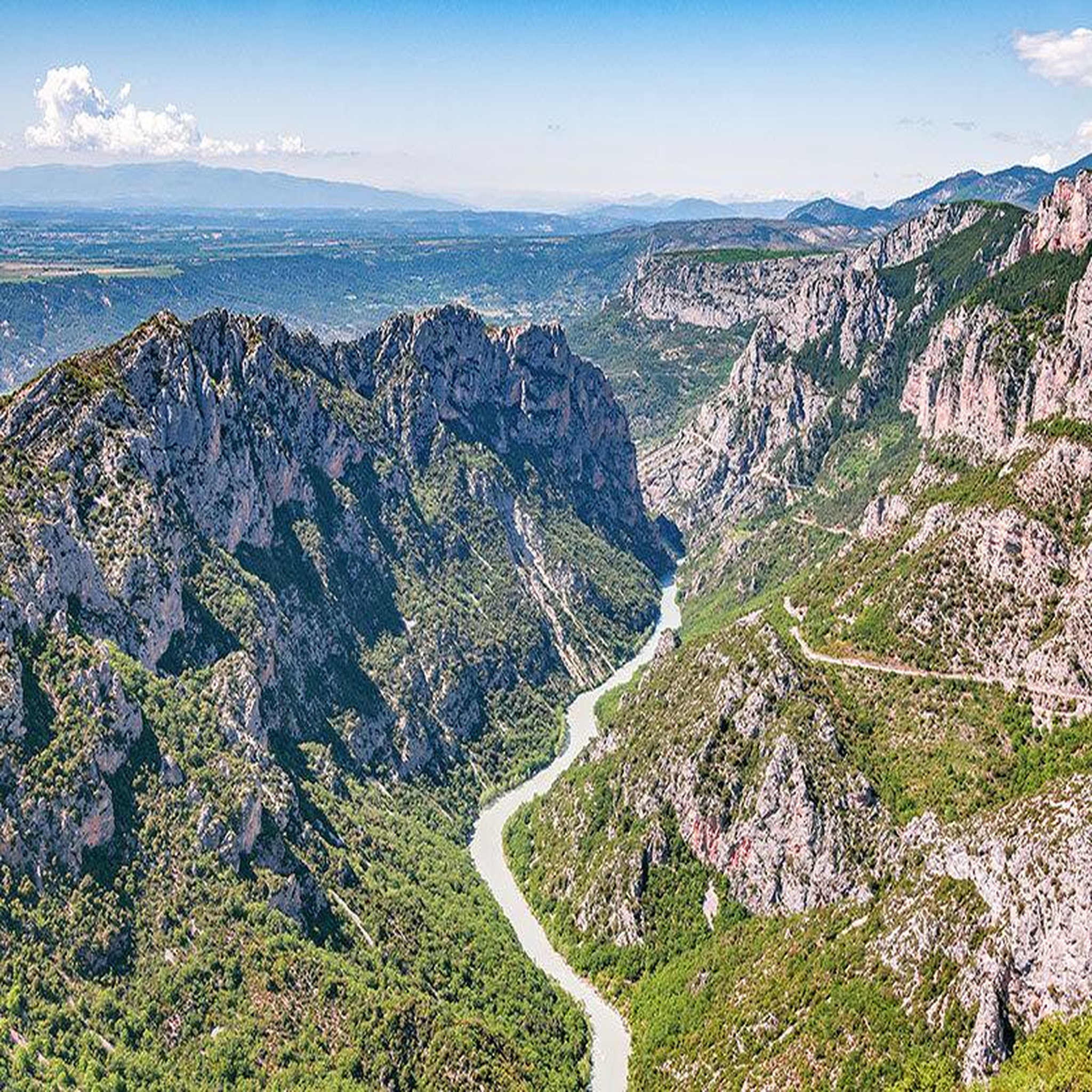 Voir la diapositive 4 : Smartbox Vol en hélicoptère de 20 min pour 2 au-dessus des gorges du Verdon - Coffret Cadeau Sport & Aventure