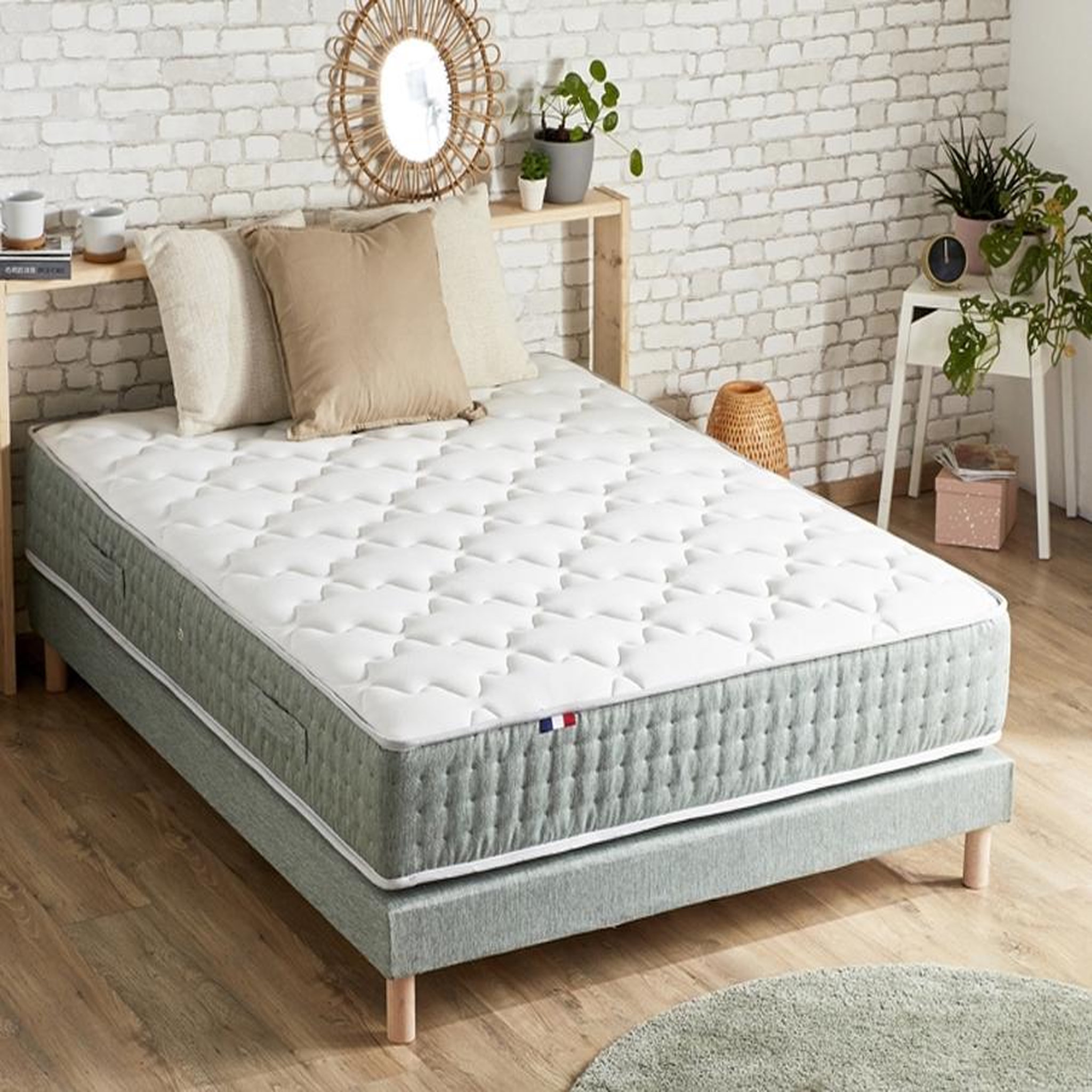 Voir la diapositive 2 : Matelas 792 ressorts ensachés 7 zones 160x200 cm HYGGE