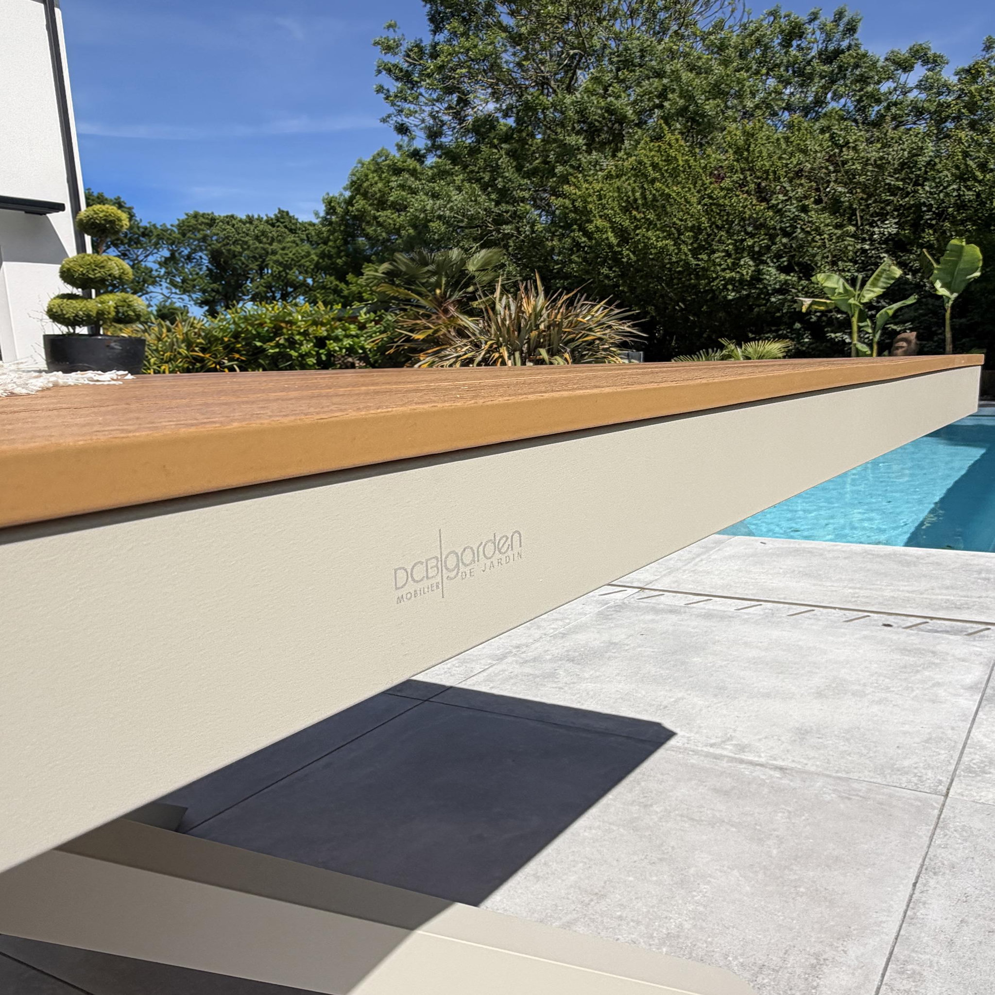 Voir la diapositive 4 : DCB GARDEN Table de jardin en alu plateau polywood aspect bois
