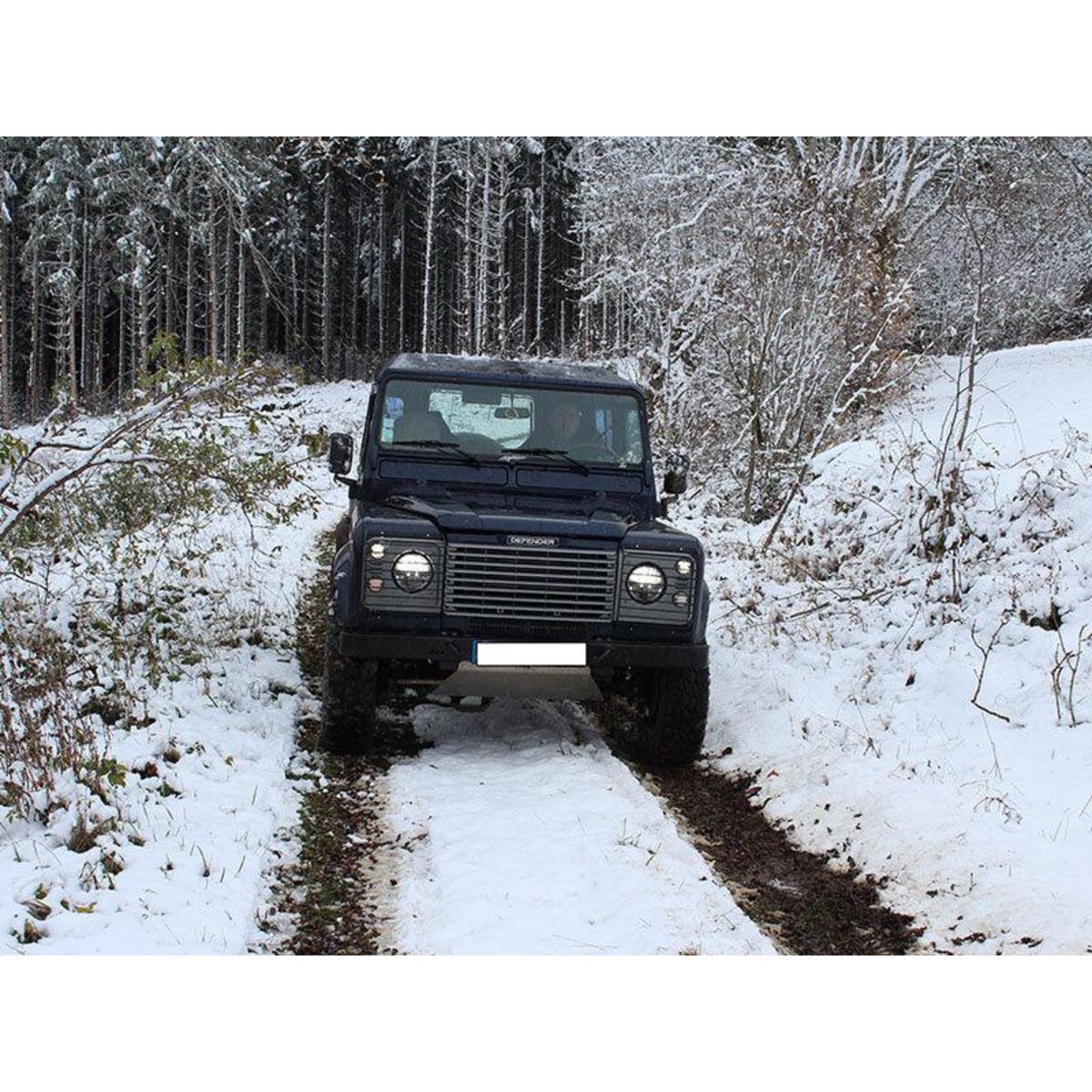 Smartbox Initiation de 4h à la conduite de véhicule de type 4x4 près d'Orléans - Coffret Cadeau Sport & Aventure