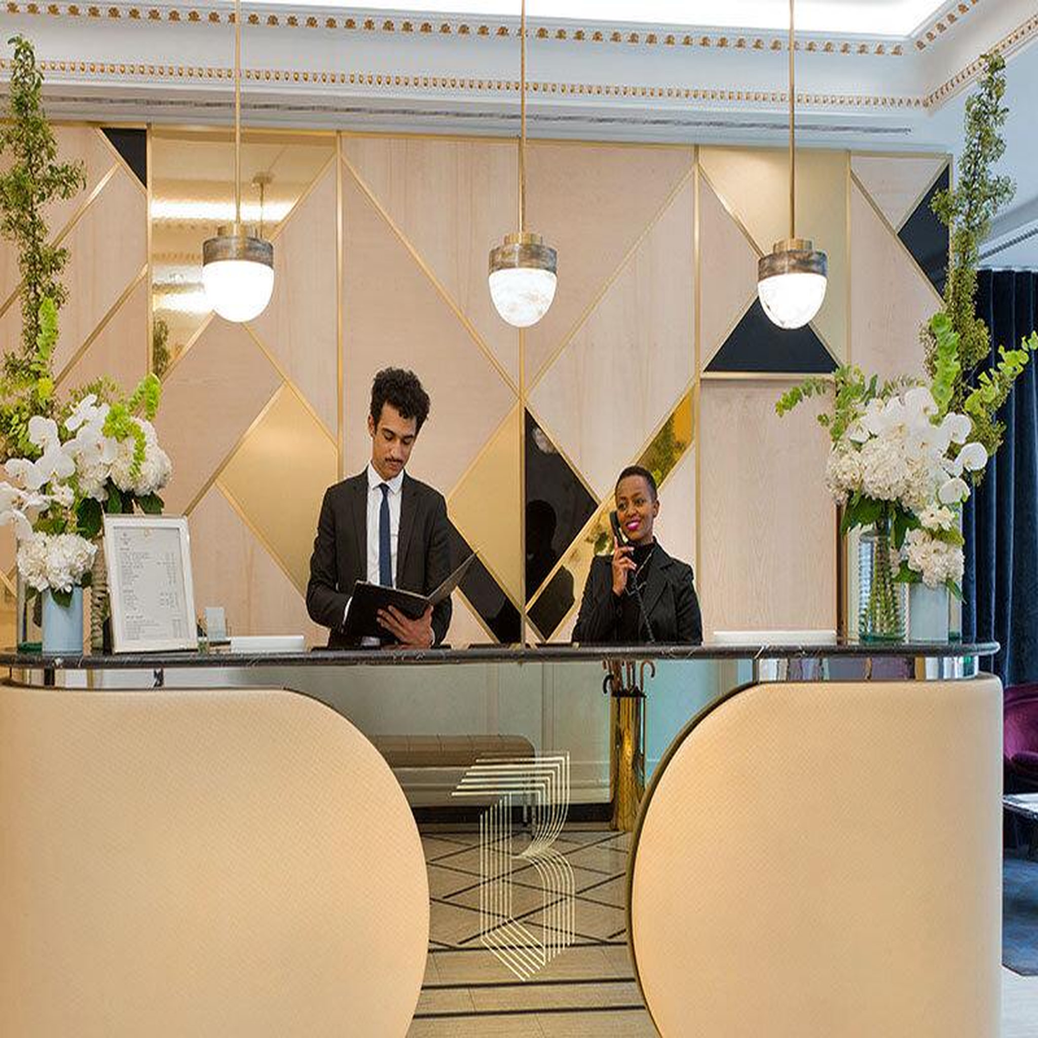 Voir la diapositive 4 : Smartbox 2 jours d'exception en hôtel 5* avec espace détente sur les grands boulevards de paris - coffret cadeau séjour