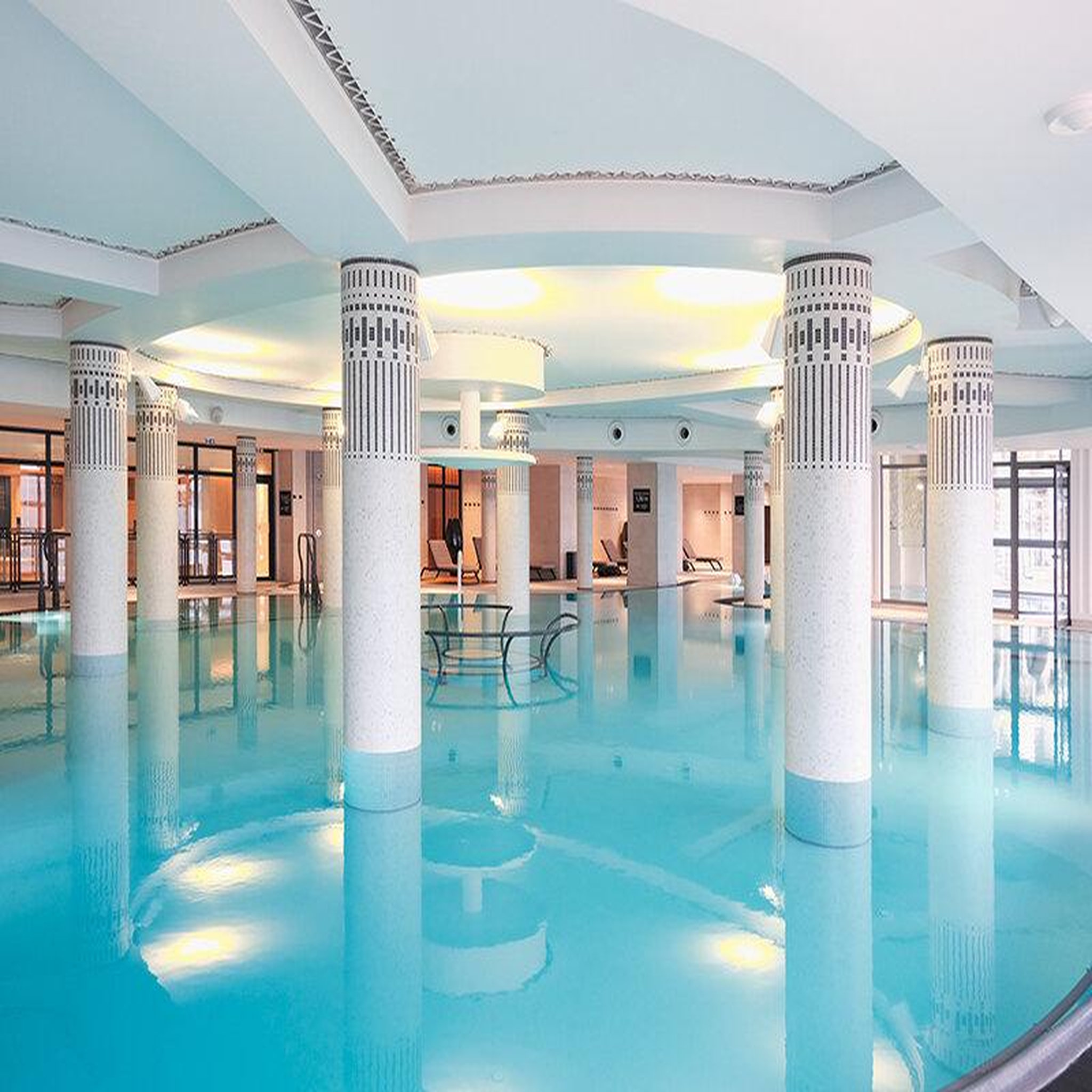 Voir la diapositive 4 : Smartbox Thalazur saint-jean-de-luz 4 étoiles : 1 nuit avec accès spa marin et dîner - coffret cadeau séjour