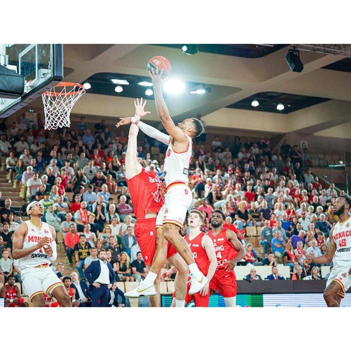 Smartbox 2 accès VIP en lounge pour un match de l'AS Monaco Basketball avec cocktail dînatoire - Coffret Cadeau Sport & Aventure