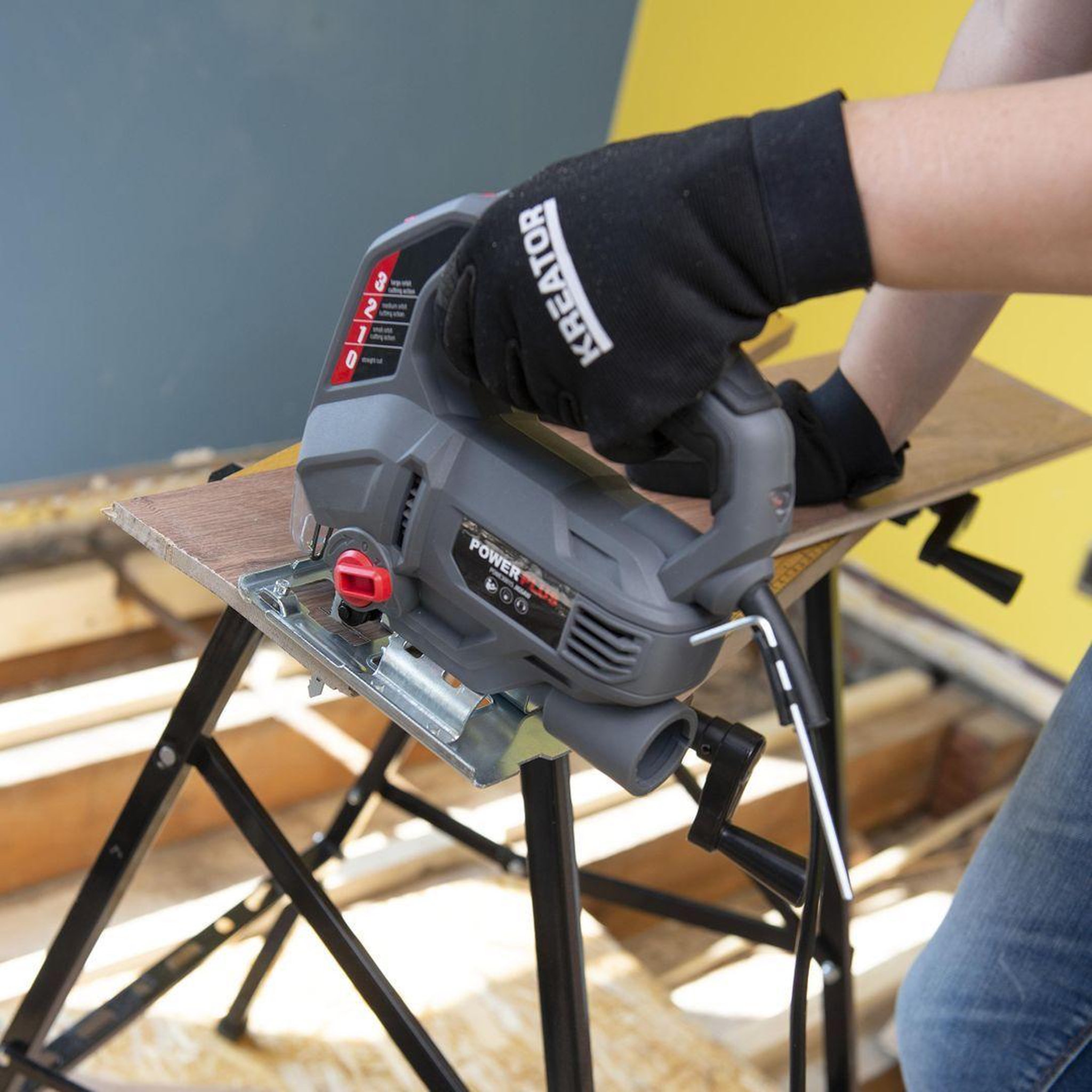 Voir la diapositive 5 : POWERPLUS Scie sauteuse filaire 710w Powerplus