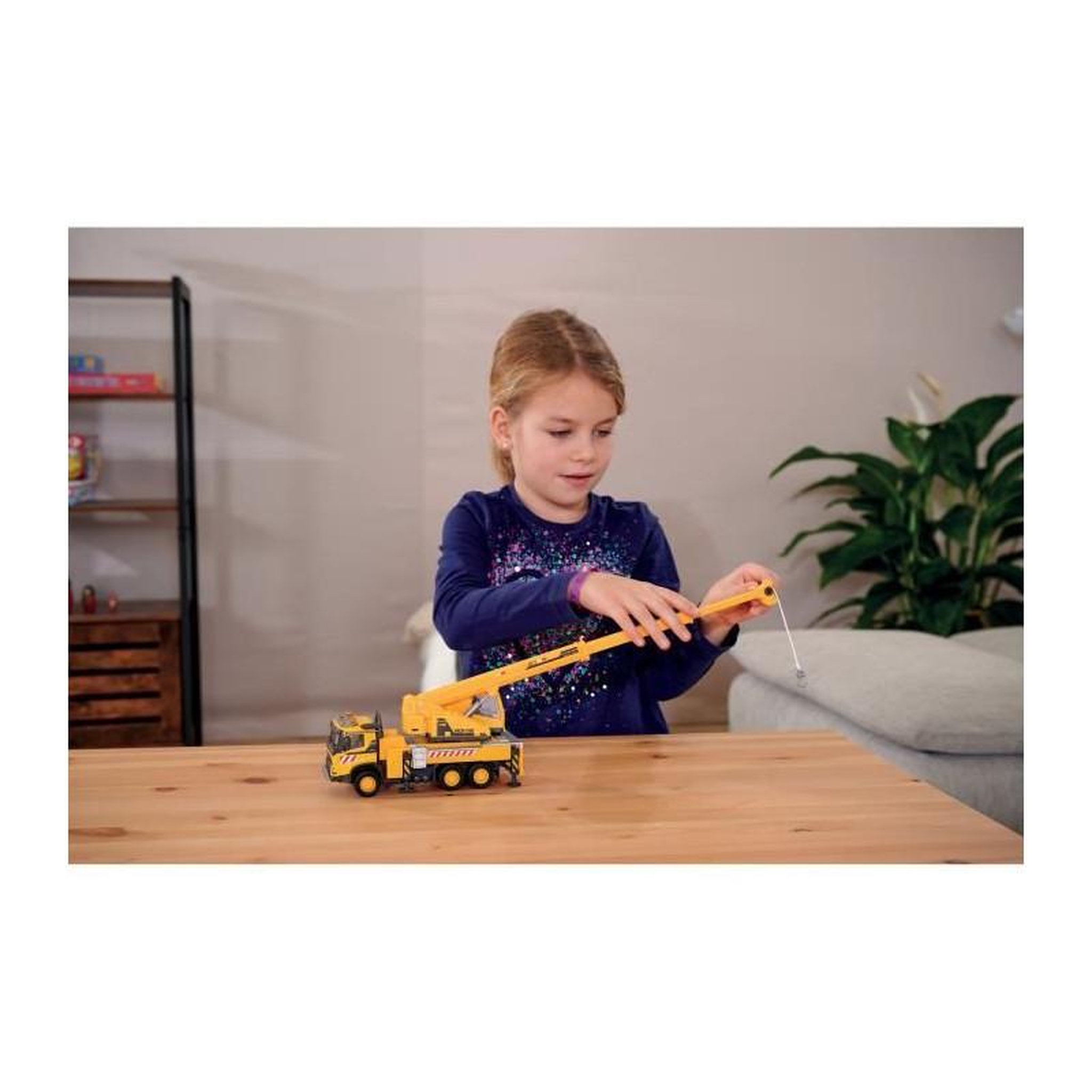 Voir la diapositive 2 : Majorette Majorette - Volvo Camion Grue - Des 3 Ans