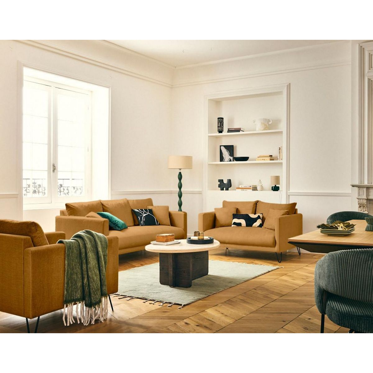 LISA DESIGN Ostrava - canapé droit 2 places en velours pieds en épingle