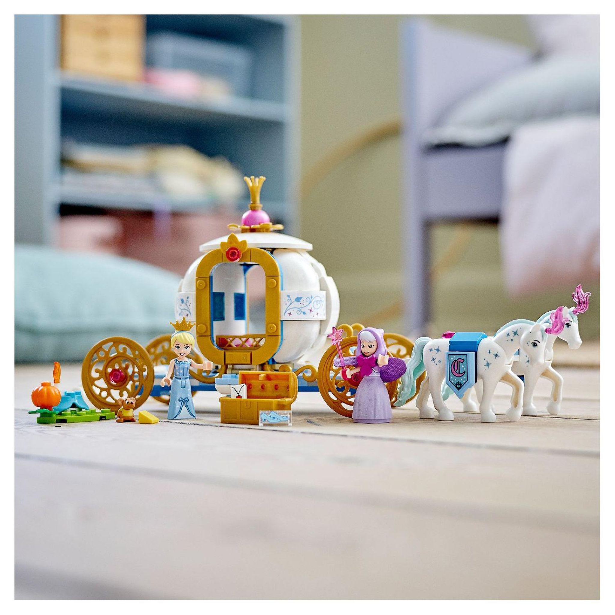 Voir la diapositive 6 : LEGO Disney Princess 43192 - Le carrosse royal de Cendrillon