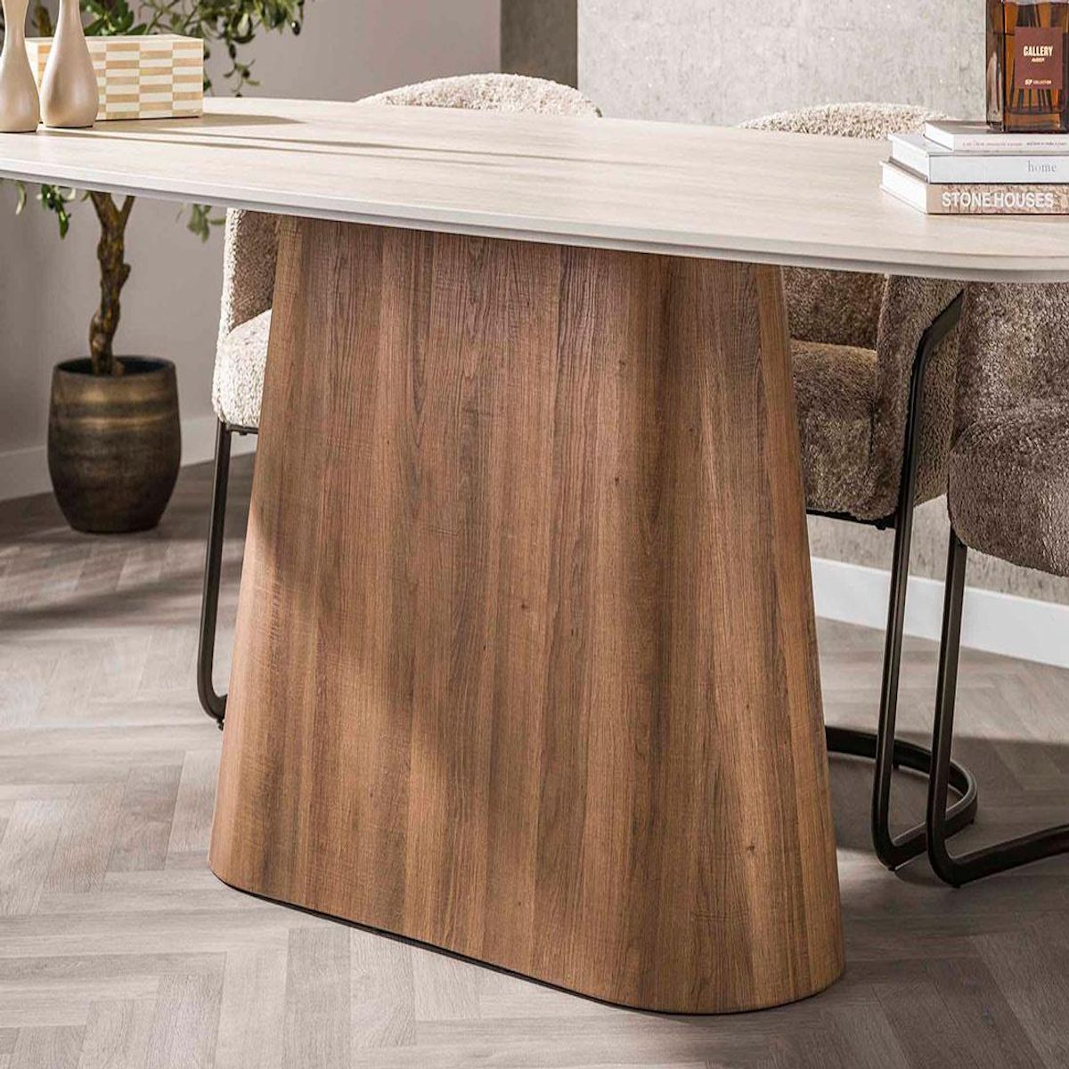 LISA DESIGN Amara - table à manger - plateau effet travertin - 4 à 8 personnes