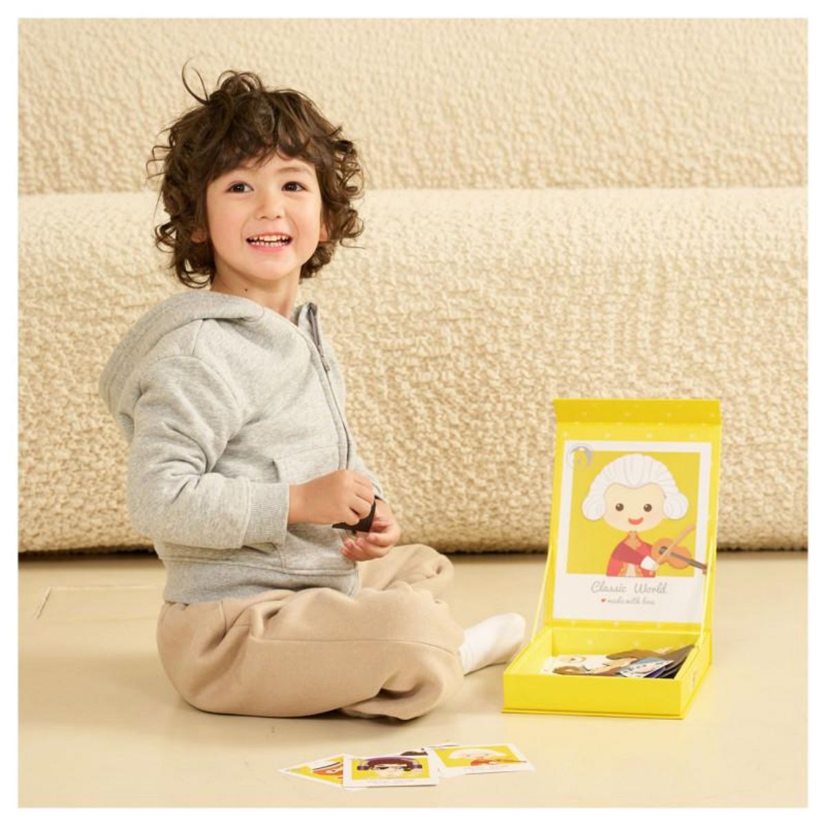 CLASSIC WORLD Classic World Magnetic Case Photo Faces Yellow 40054