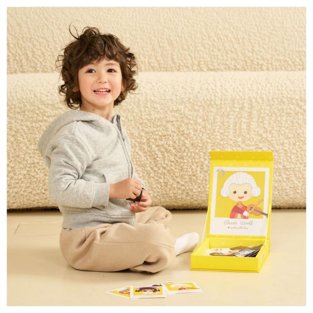 CLASSIC WORLD Classic World Magnetic Case Photo Faces Yellow 40054