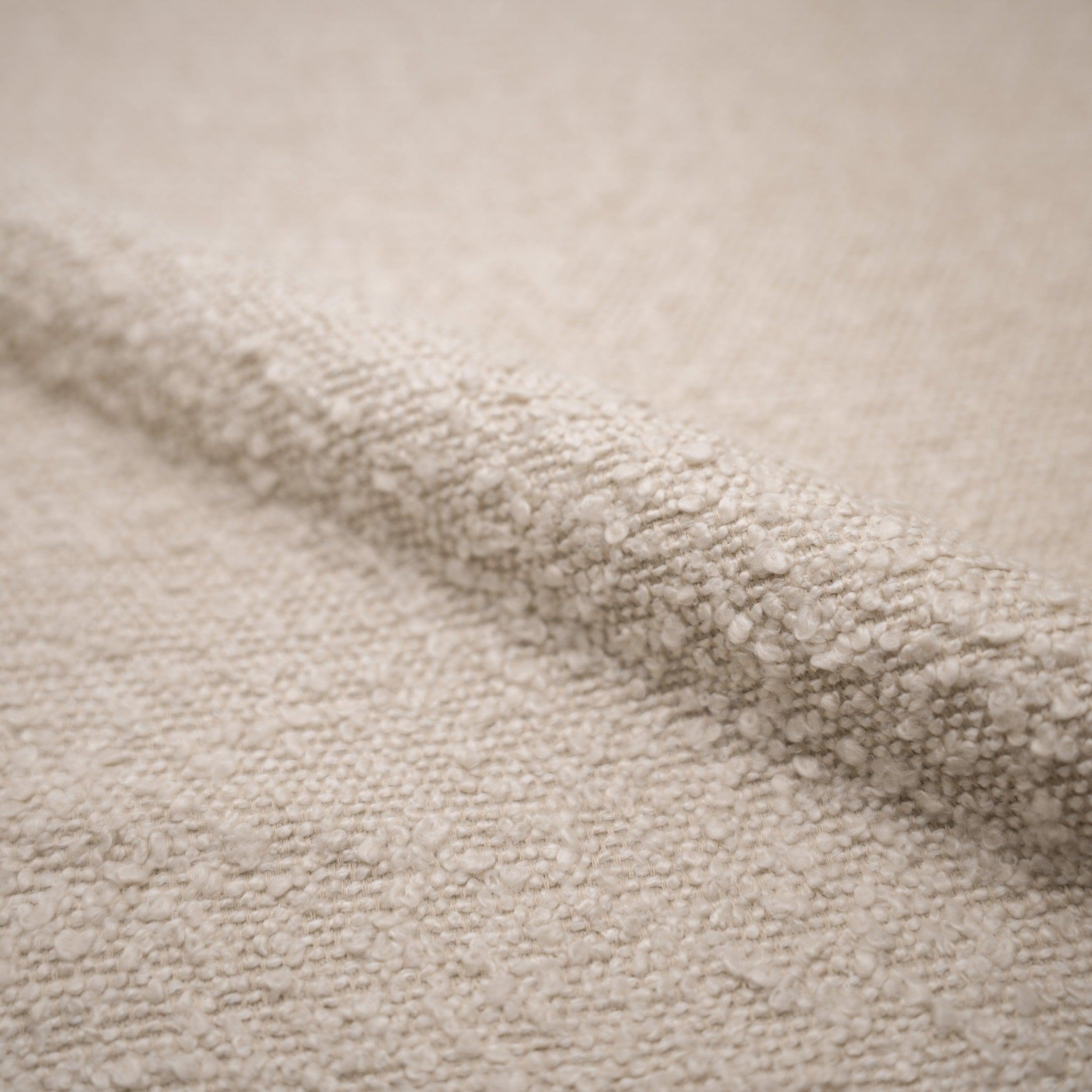 Voir la diapositive 3 : MAISON PAVANE Lot de 2 chaises pour îlot central en tissu bouclé beige 63,5 cm-iris