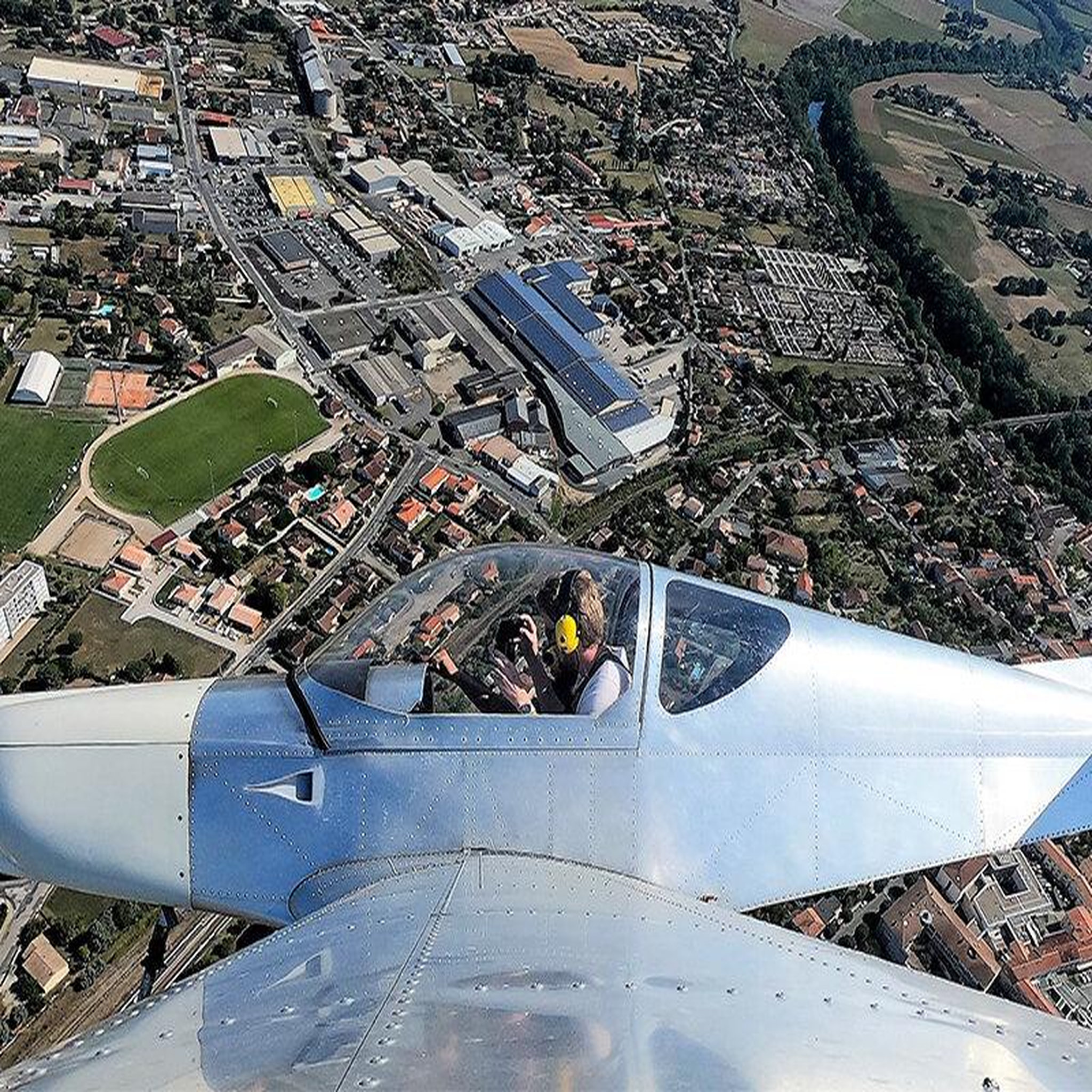 Voir la diapositive 4 : Smartbox Le sud-ouest depuis le ciel : 1h de vol en ulm trois axes près de toulouse - coffret cadeau sport & aventure