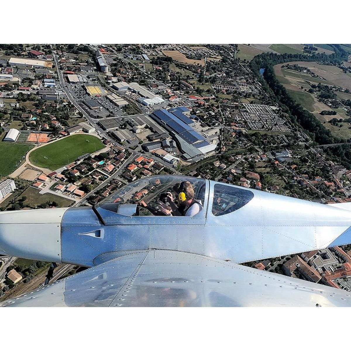 Smartbox Le Sud-Ouest depuis le ciel : 1h de vol en ULM trois axes près de Toulouse - Coffret Cadeau Sport & Aventure