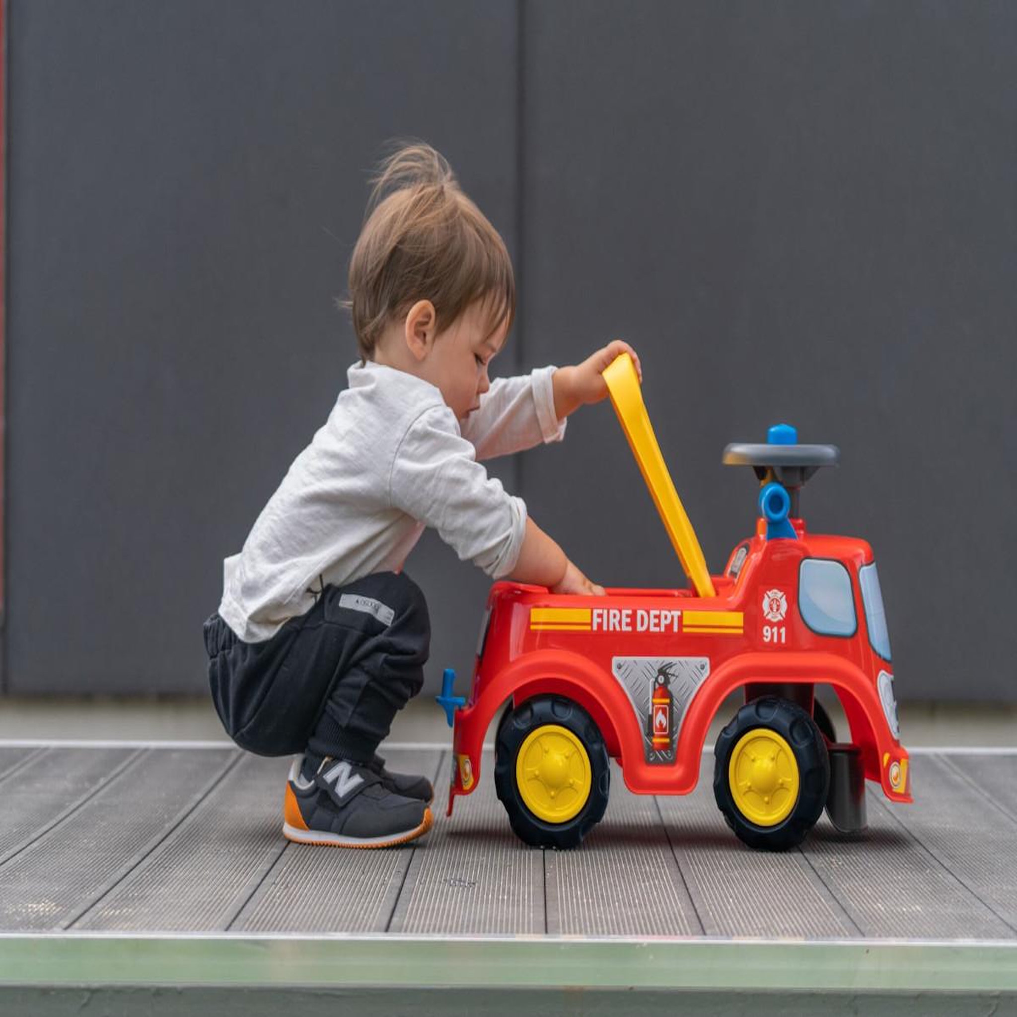 Voir la diapositive 5 : FALK Porteur enfant Pompier 1 à 3 ans - Falk