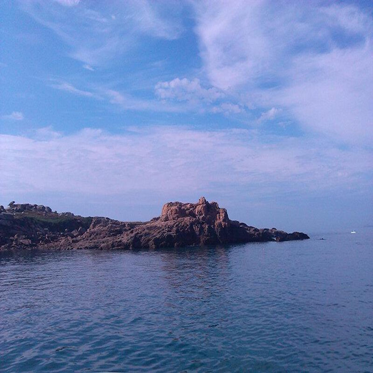 Smartbox Escale bretonne en hôtel 3* avec croisière au large de la Côte de Granit Rose - Coffret Cadeau Séjour