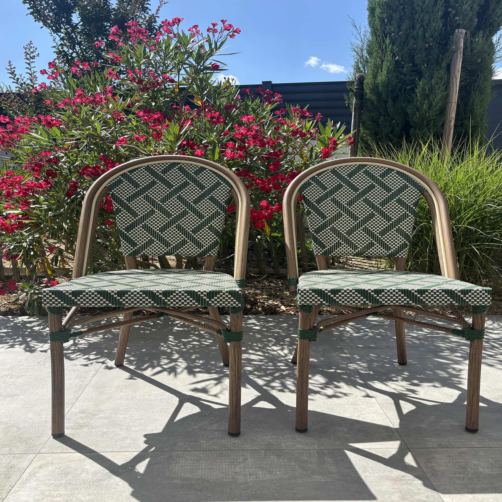 Voir la diapositive 3 : DCB GARDEN Lot de 2 fauteuils de jardin empilables en aluminium
