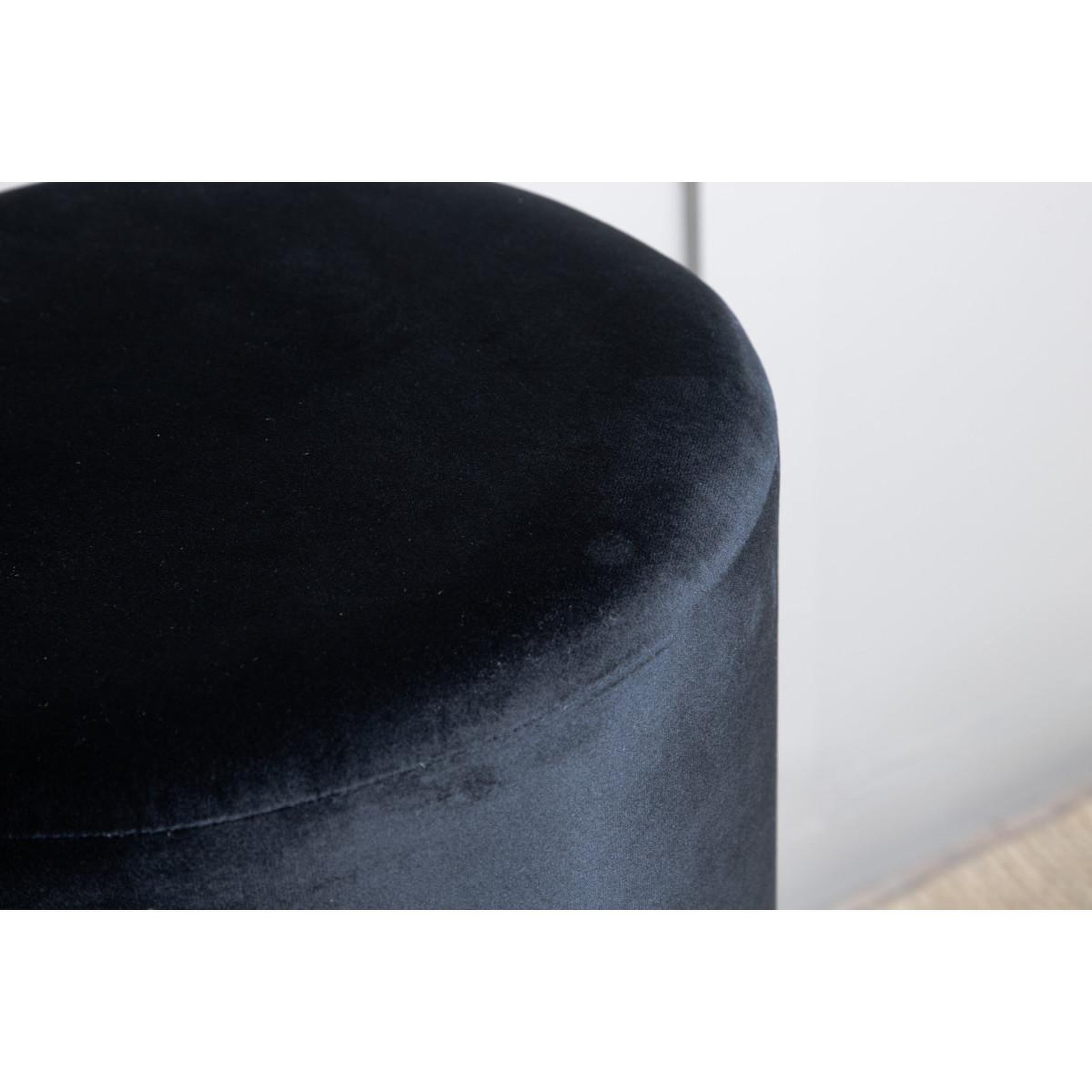 Voir la diapositive 6 : Paris Prix Pouf en velours  benji  42cm noir
