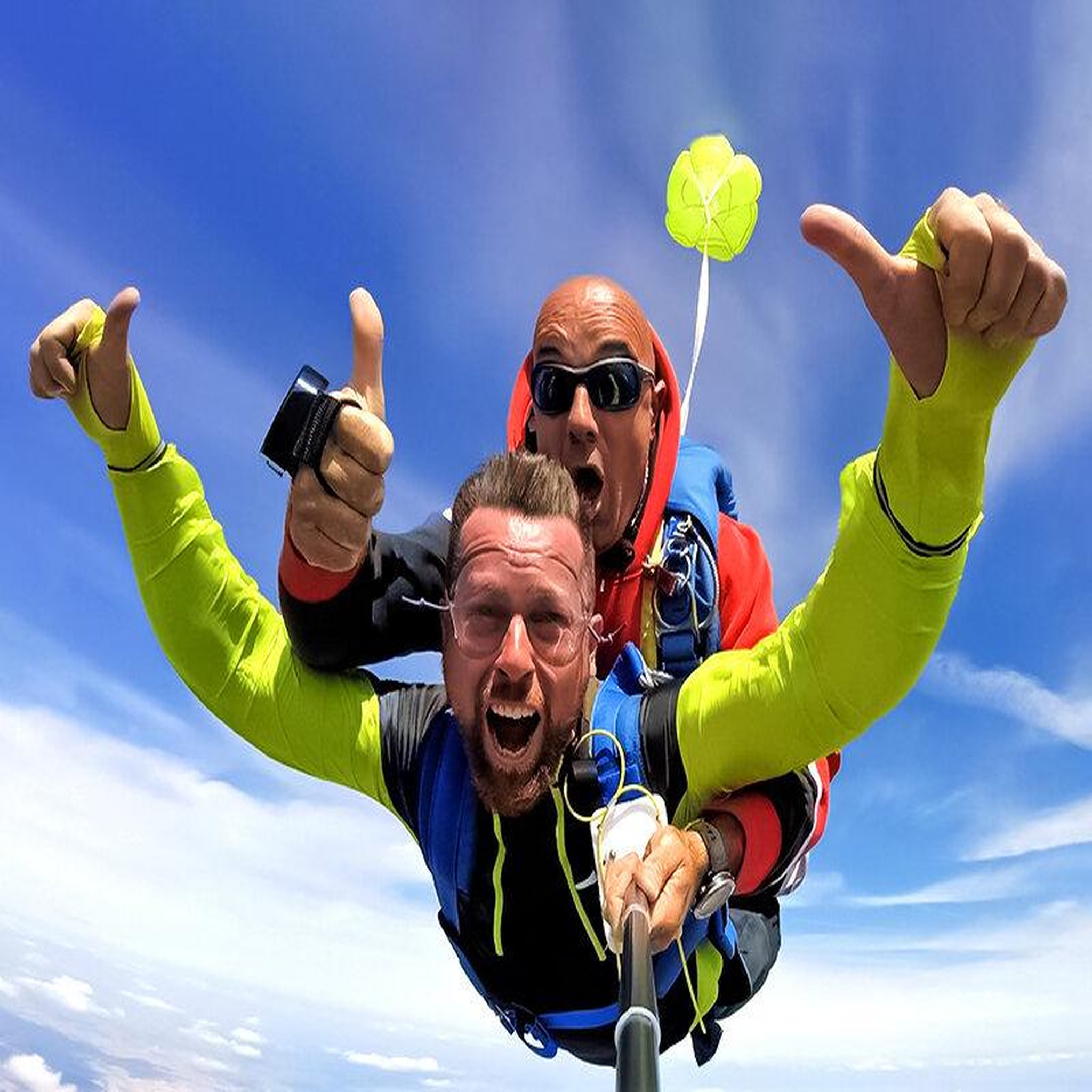 Voir la diapositive 4 : Smartbox Saut en parachute à 3.000 mètres d'altitude entre auxerre et troyes - coffret cadeau sport & aventure