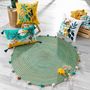 Voir la diapositive 3 : Paris Prix Tapis Enfant à Pompons Déco  Baloo  90cm Vert