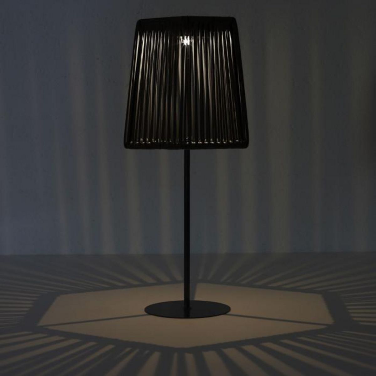 Paris Prix Lampe à Poser Extérieur Solaire  Carmine  40cm Noir