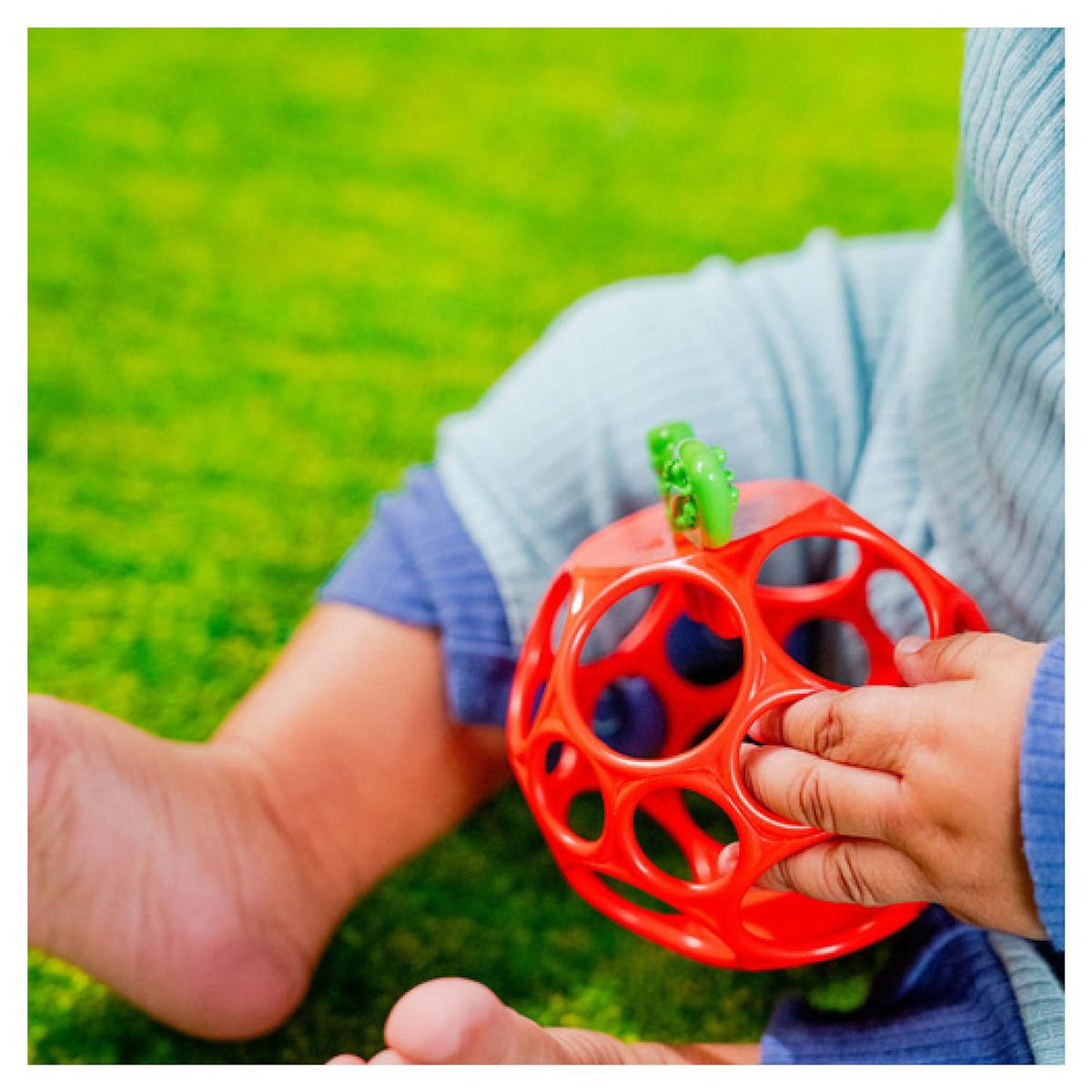 BTL BabyToLove Oball Hochet anneau de dentition - Pomme