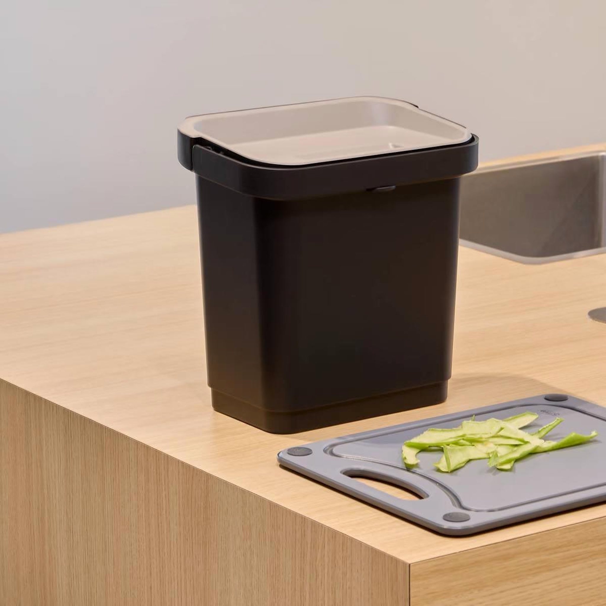 Voir la diapositive 4 : FIVE Poubelle à compost  recyclé  5l noir