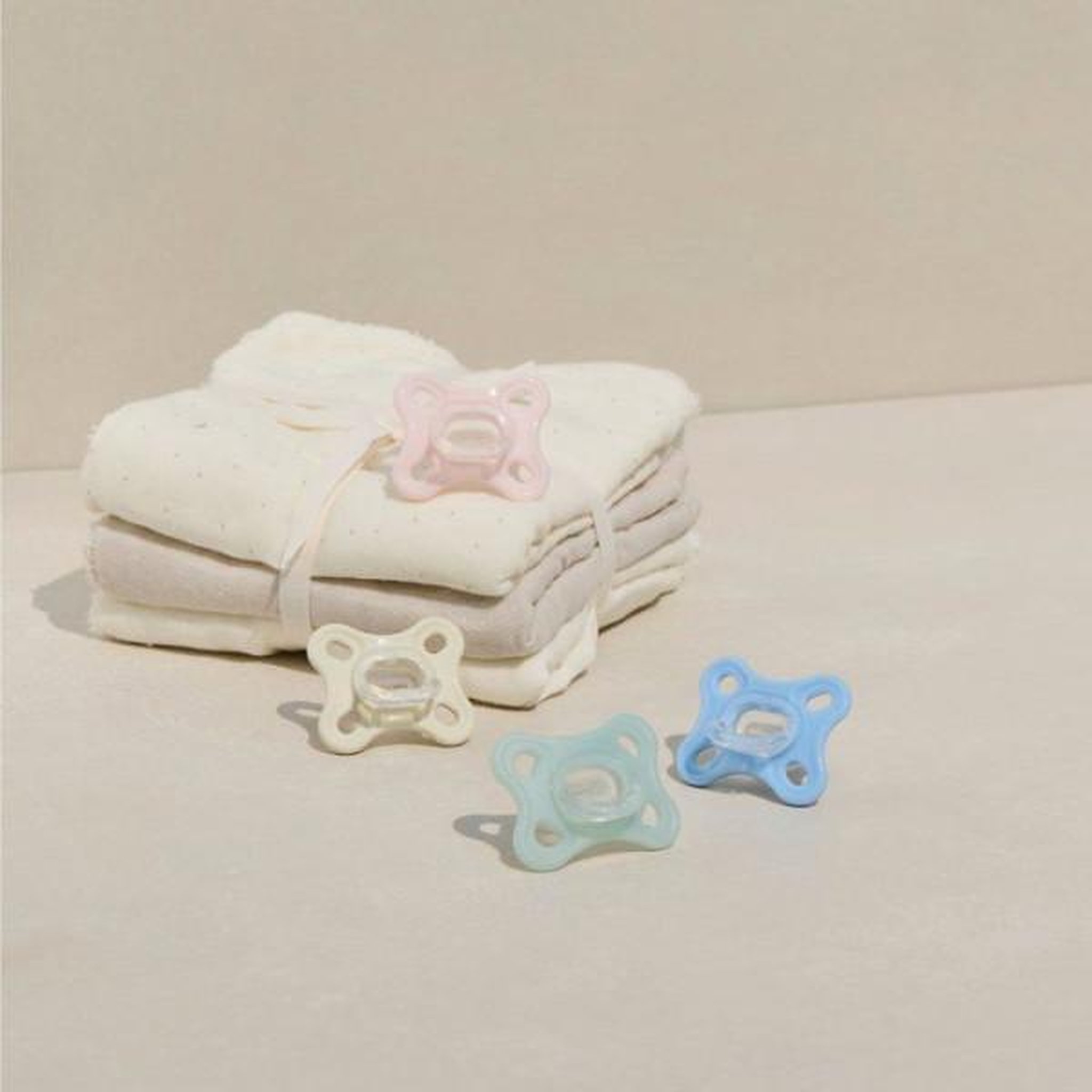 Voir la diapositive 6 : MAM Sucette - MAM - Comfort - Silicone - 2-12 mois - Boîte stérilisation x2
