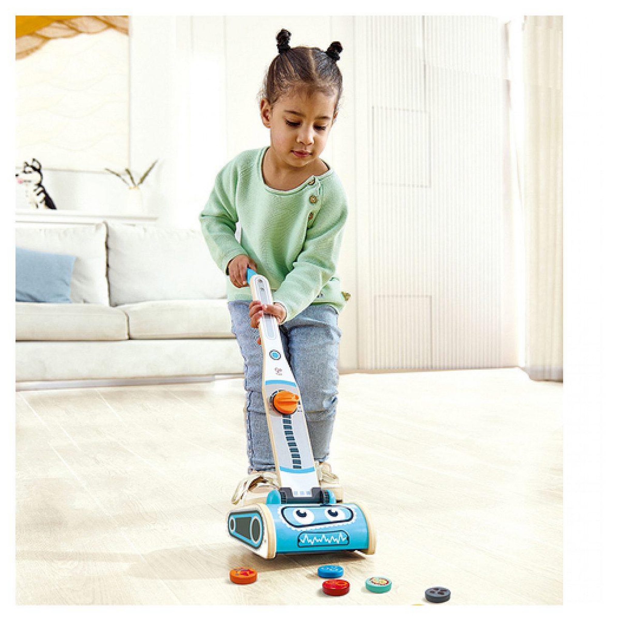 Voir la diapositive 2 : Hape Aspirateur vintage en bois