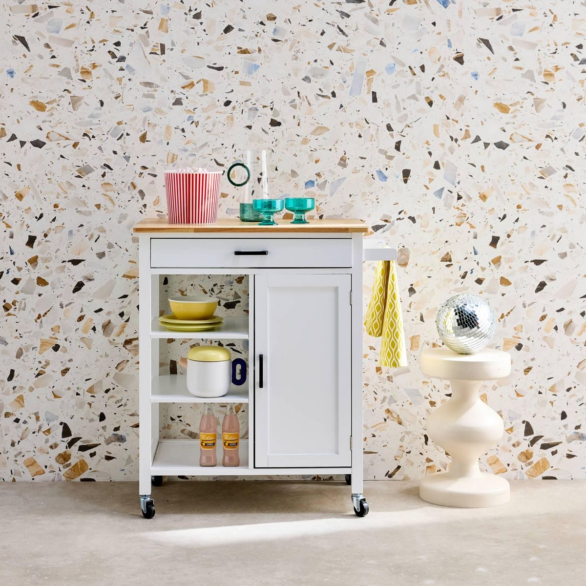 SWEEEK Desserte de cuisine BENDOR plateau en bois d'hévéa, 83 x 47 x 91 cm, 1 poignée, 4 roues, 1 tiroir, 5 étagères, 1 porte, style contemporain