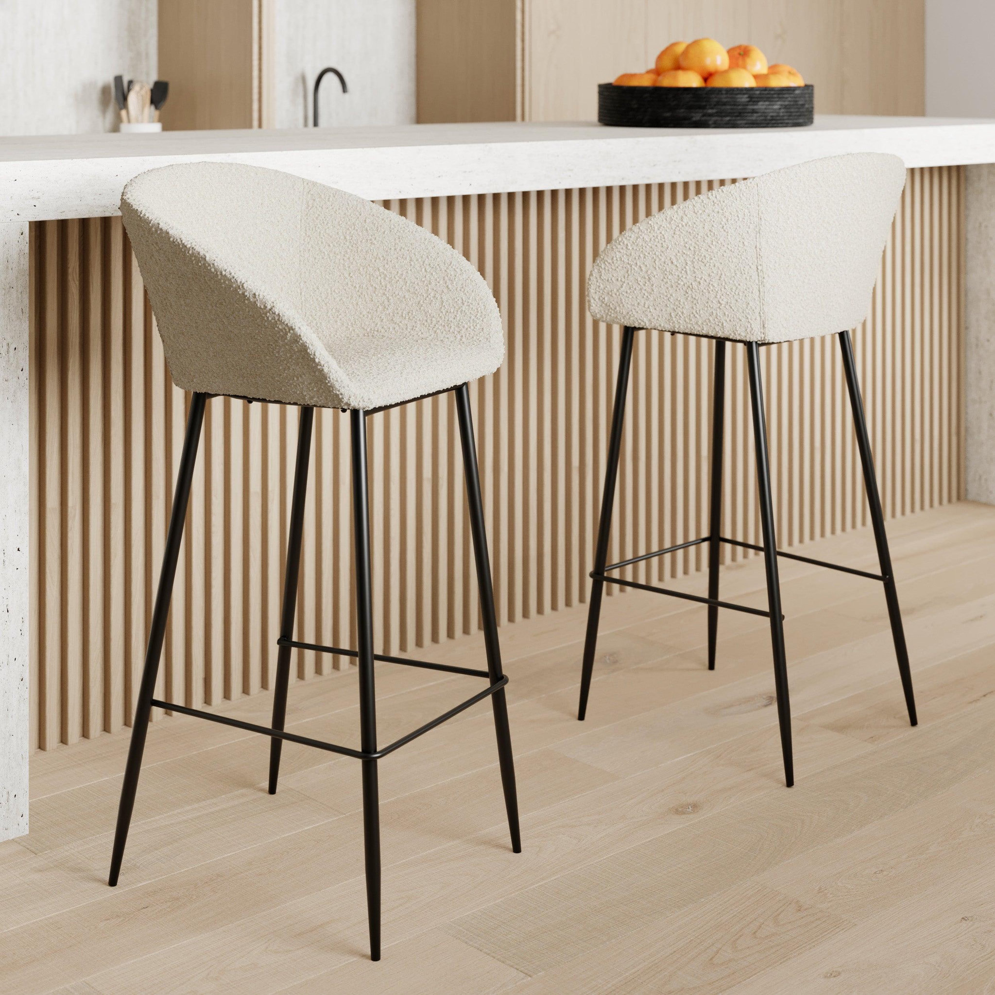 Voir la diapositive 2 : MAISON PAVANE Lot de 2 chaises de bar effet laine bouclette blanche 75 cm-marquise
