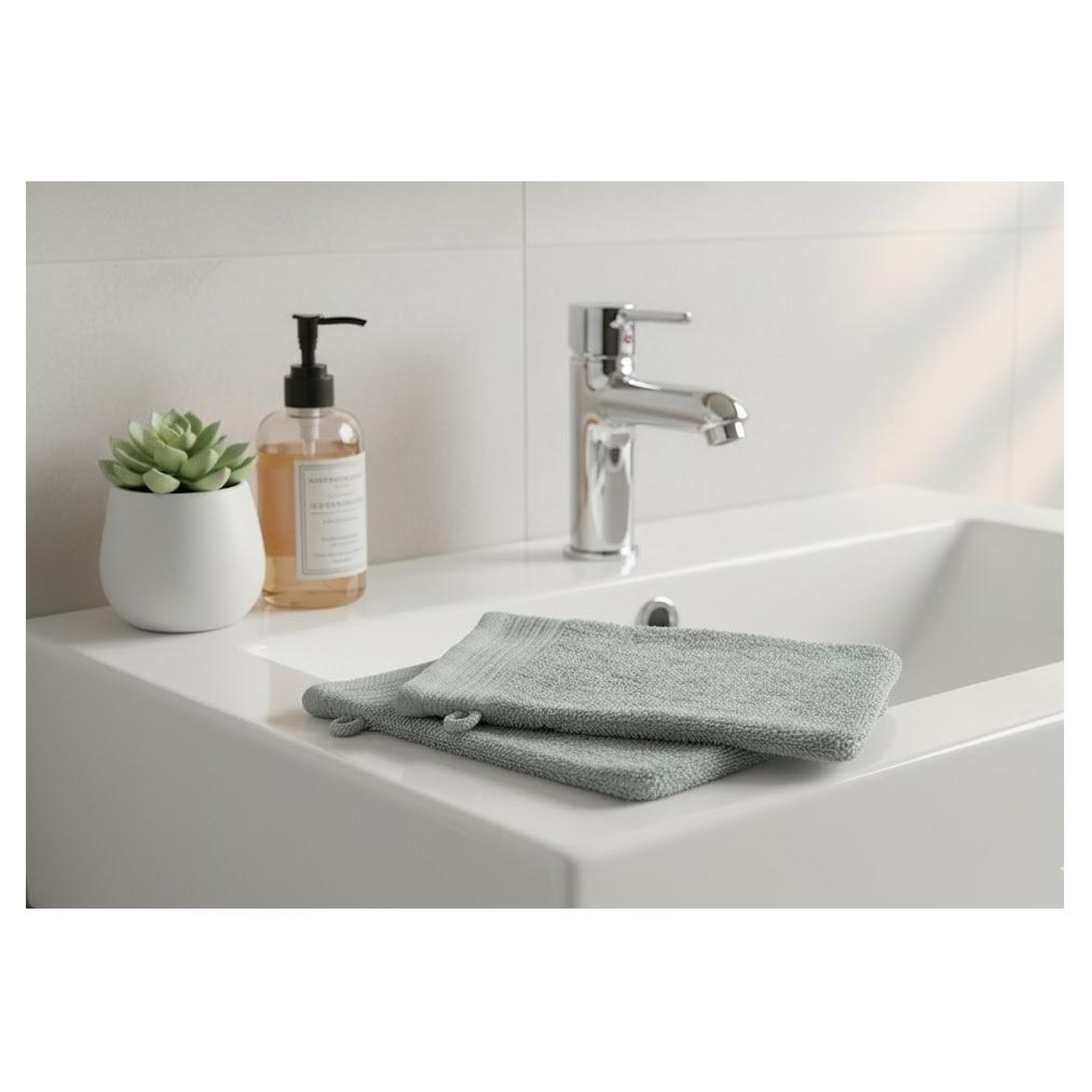 Voir la diapositive 2 : Eden Lot de 2 gants de toilette lilas