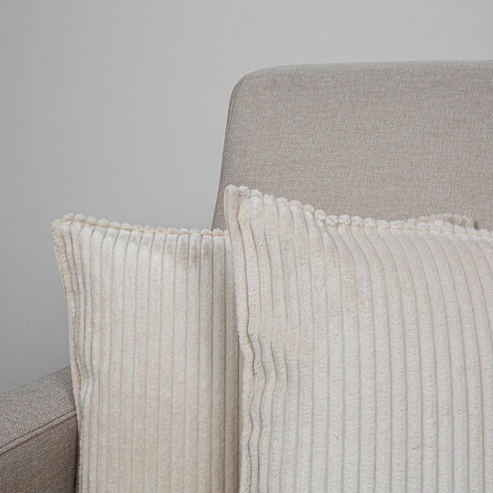 Voir la diapositive 3 : MATELAS POUR TOUS Matelas pour tous | lot de 2 coussins velours côtelé malo | beige