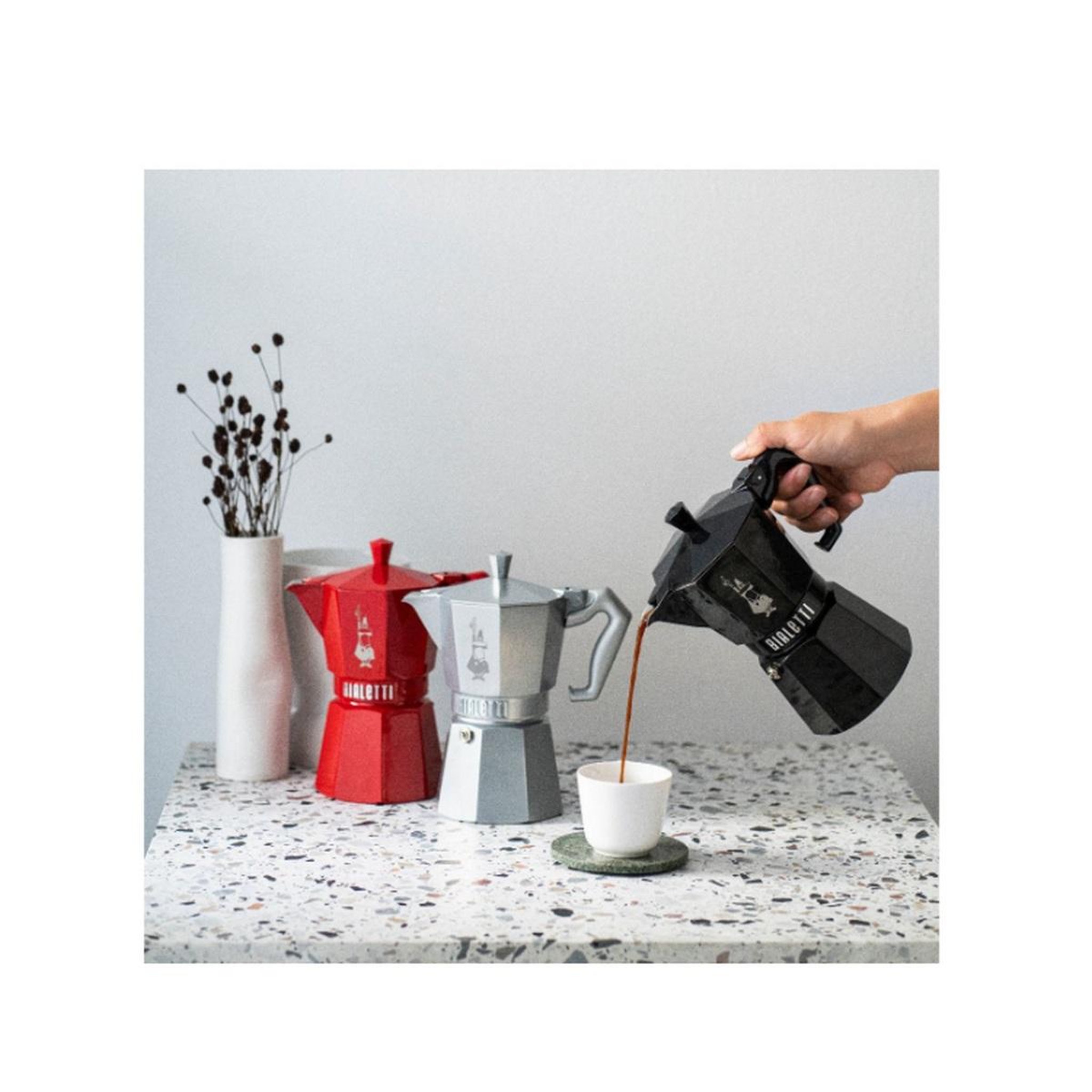 Voir la diapositive 2 : BIALETTI Cafetière italienne 6 tasses gris argenté - 0009076