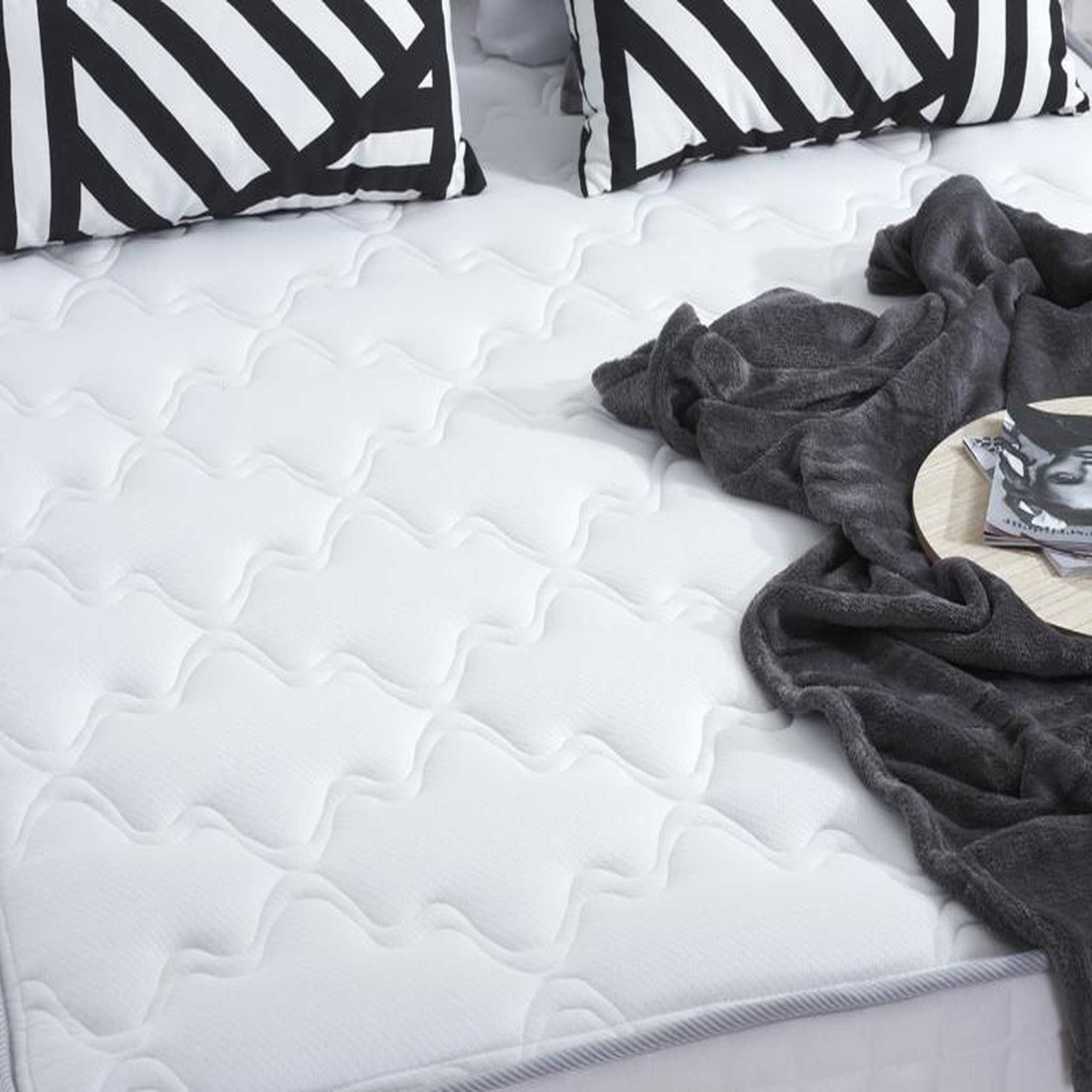 Voir la diapositive 3 : Matelas mousse accueil mémoire de forme 140x190 cm LAVANDOU