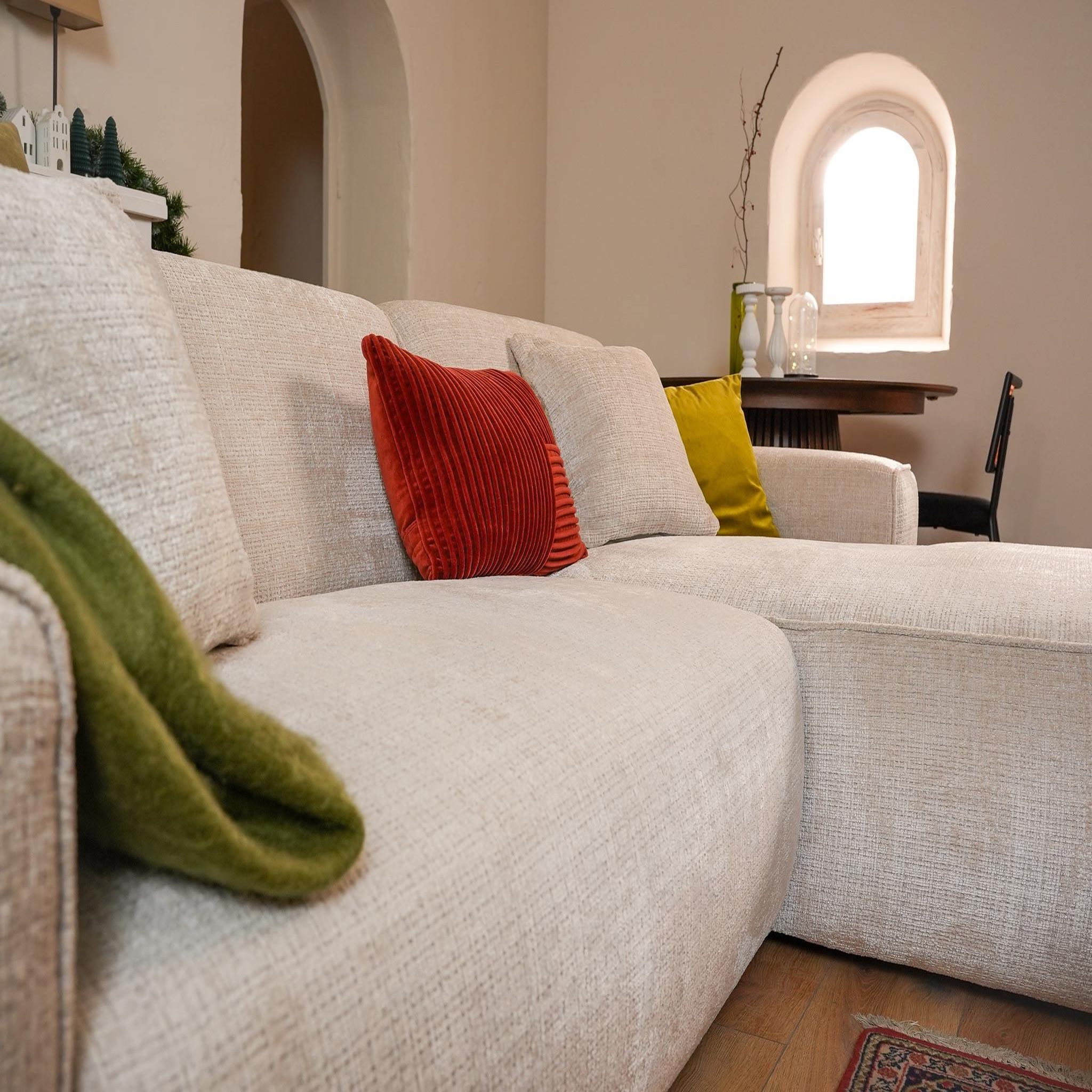 Voir la diapositive 2 : BEST MOBILIER Lison - canapé d'angle droit 4 places en velours texturé