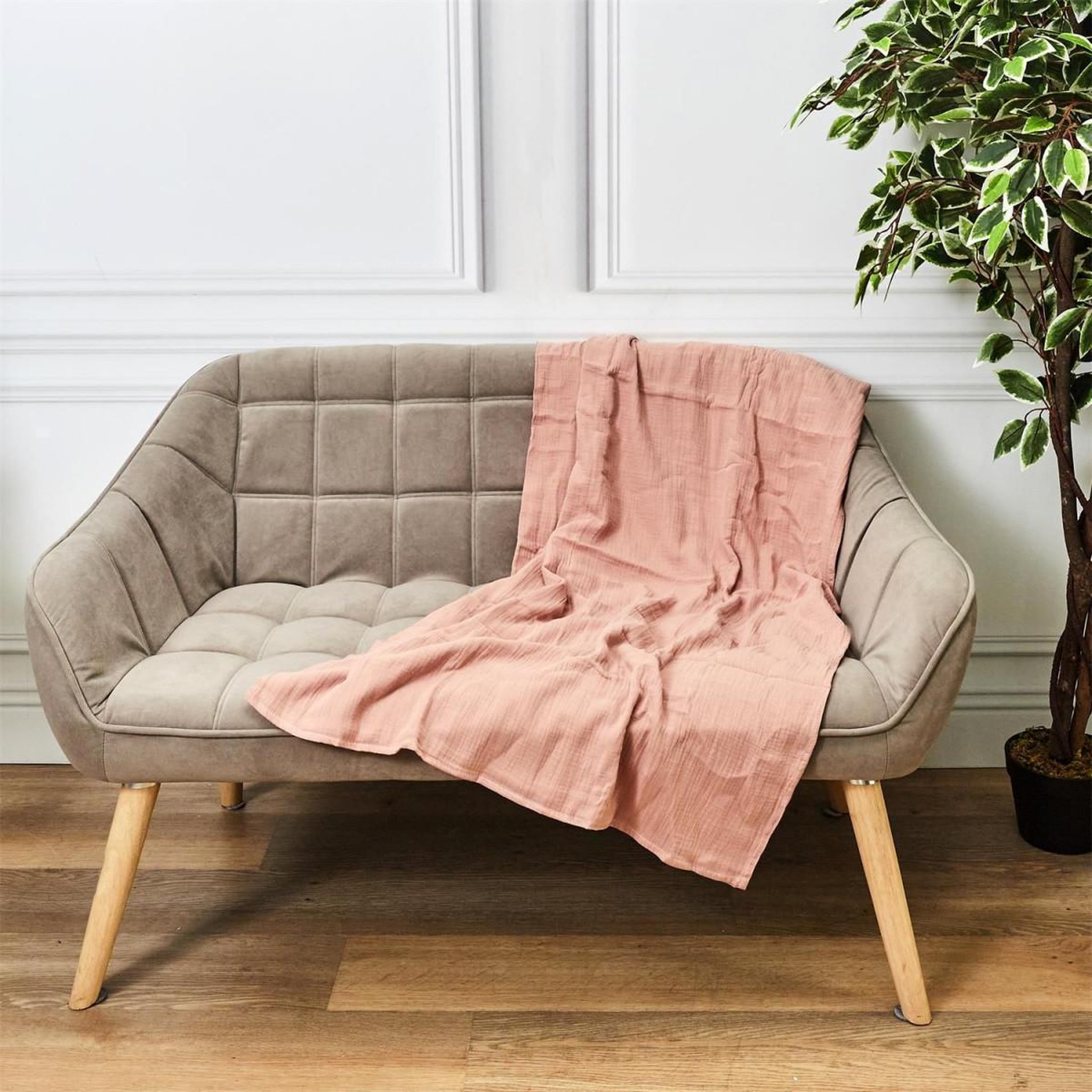 Voir la diapositive 3 : The Home Deco Factory Plaid uni en coton  murial  120x150cm rose litchi