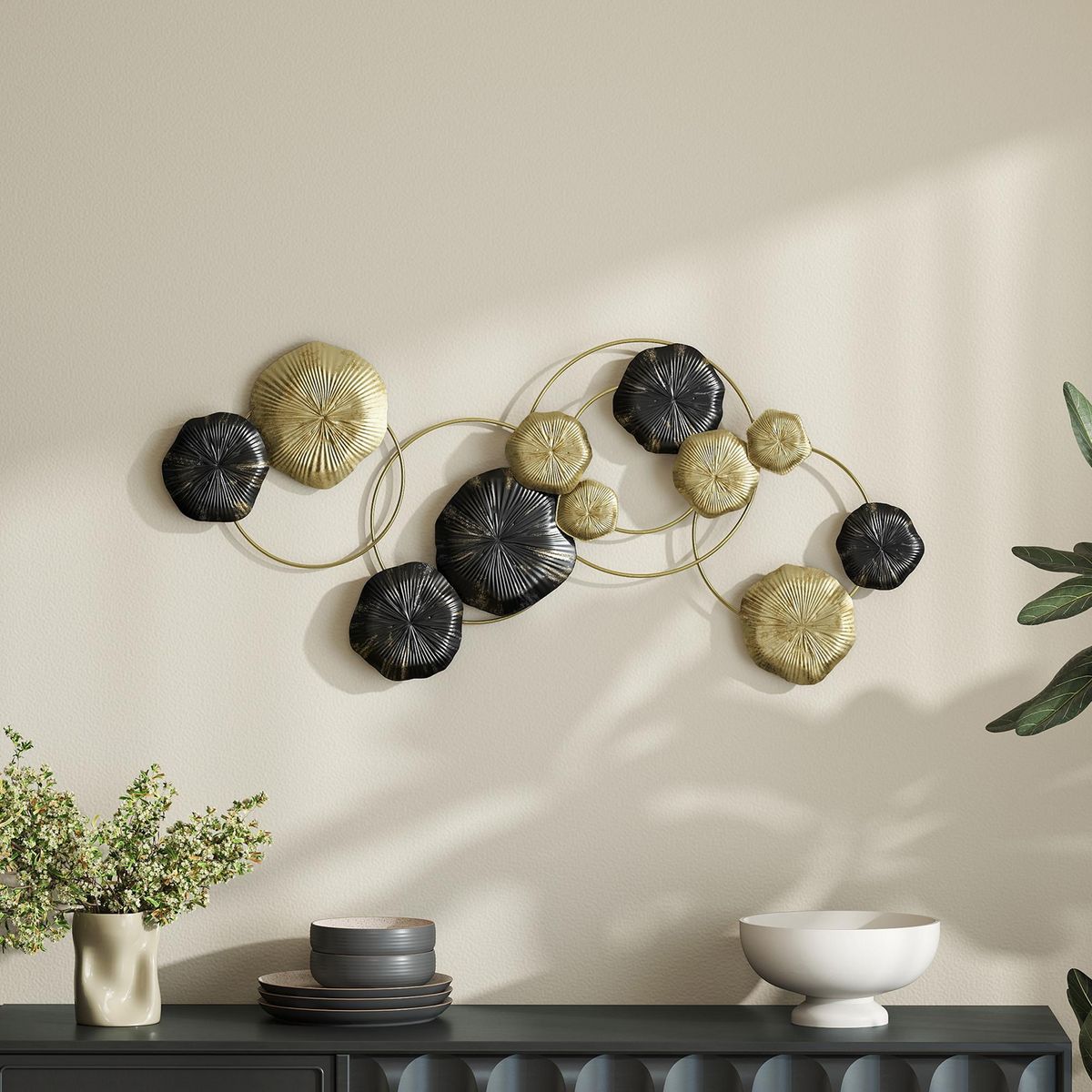 HOMCOM Décoration murale métal - décoration murale design feuilles de lotus - dim. 84 x 35 cm - doré noir