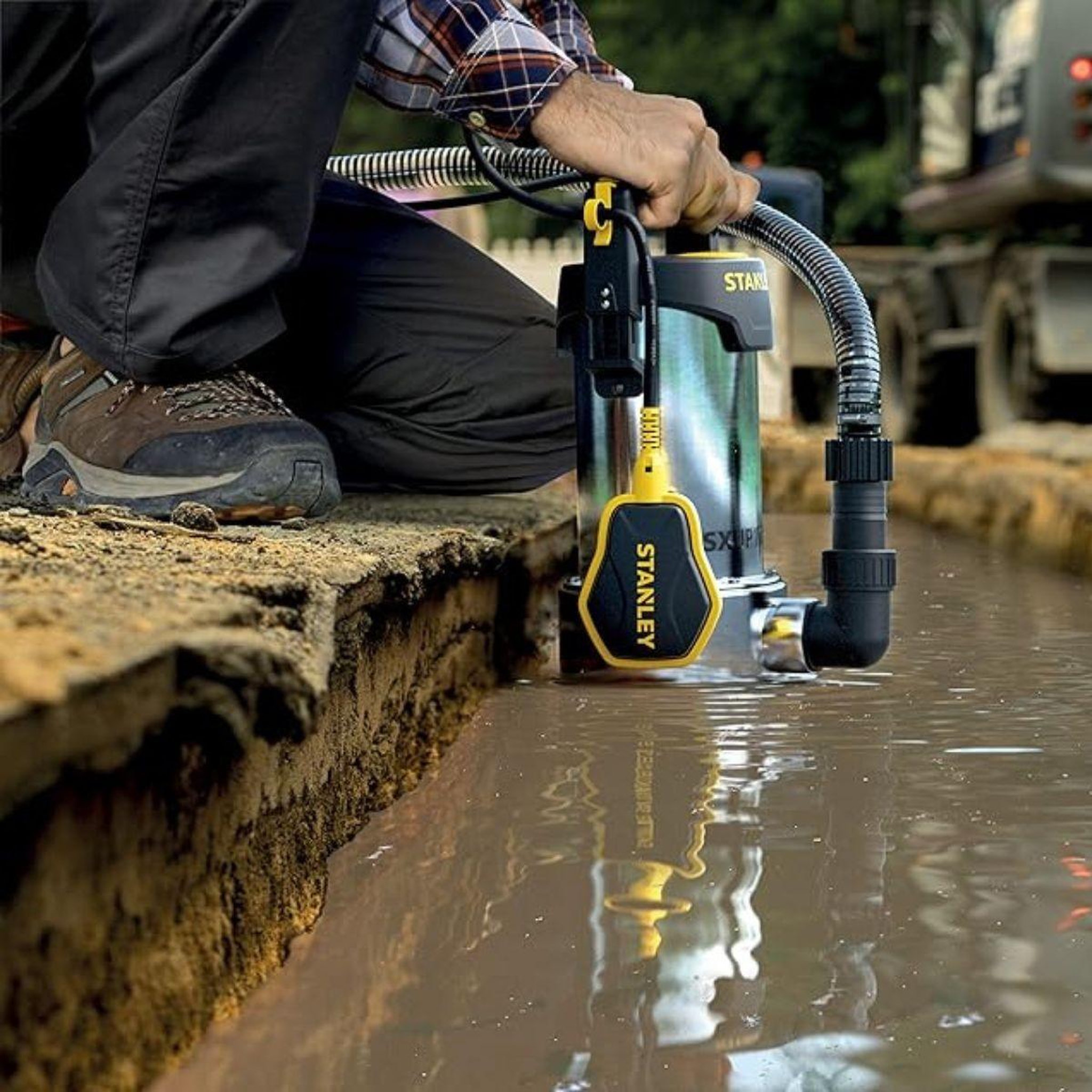 Voir la diapositive 3 : Stanley Pompe immergée eaux usées 1100w - pompe vide cave flotteur intégré débit max 16500 l/h élévation 10.5m stanley