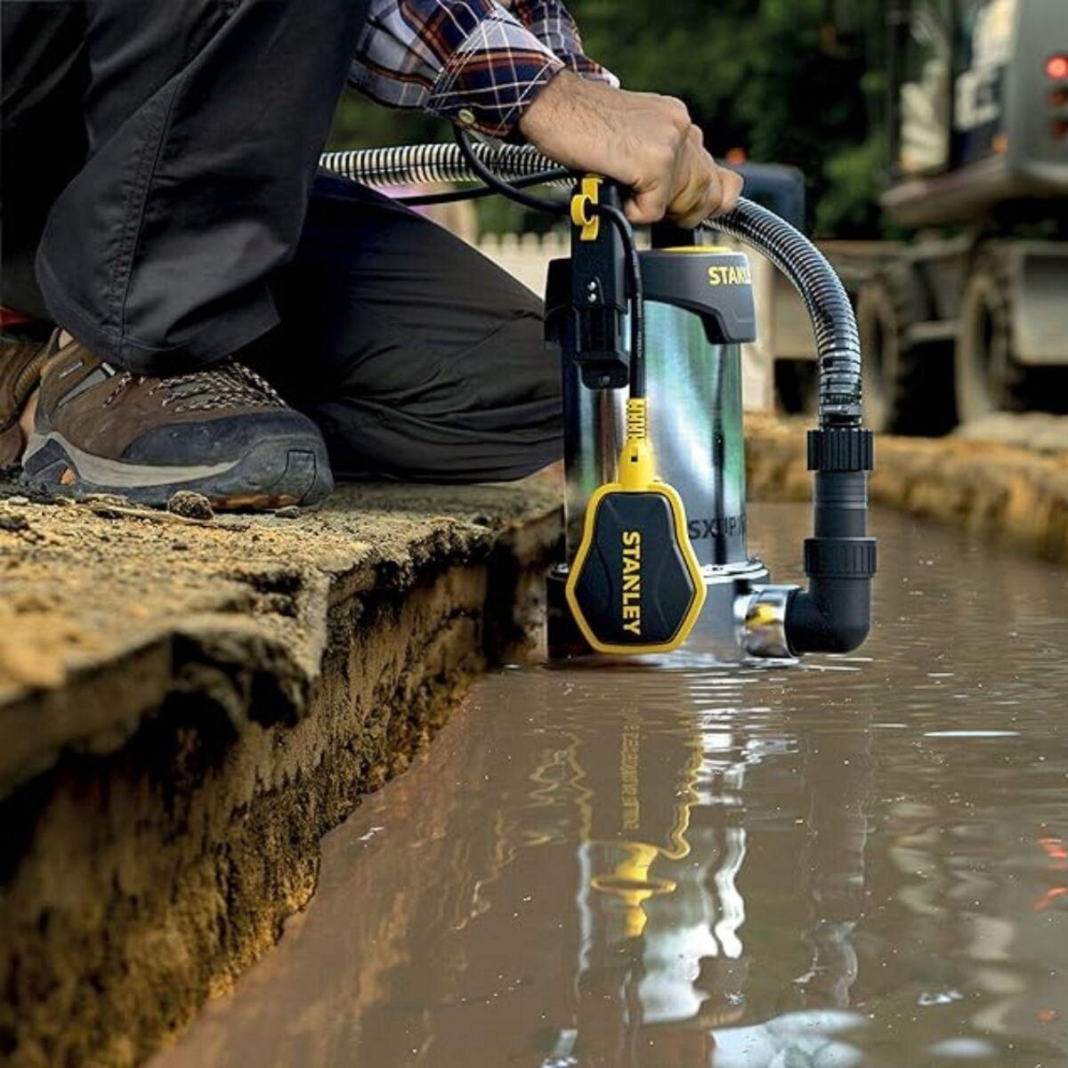 Stanley Pompe immergée Eaux Usées 1100W - Pompe Vide Cave Flotteur Intégré Débit max 16500 l/h Élévation 10.5m STANLEY