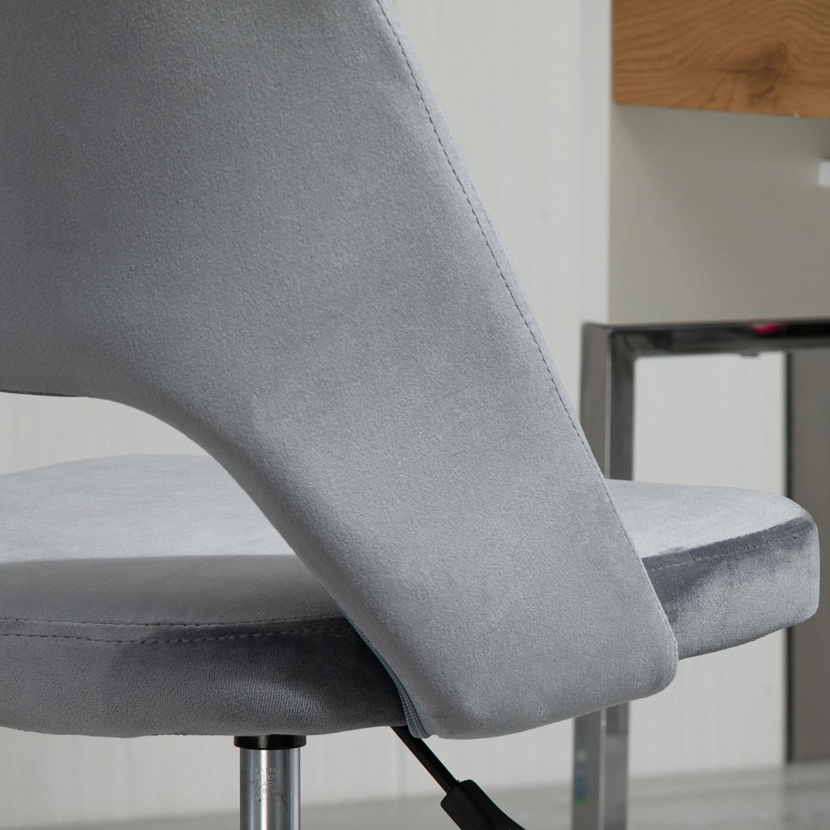 VINSETTO Chaise de bureau design contemporain dossier ergonomique ajouré strié hauteur réglable pivotante 360° piètement chromé velours gris